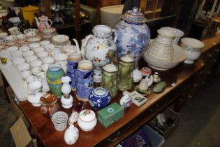 A collection of decorative china to include twin h