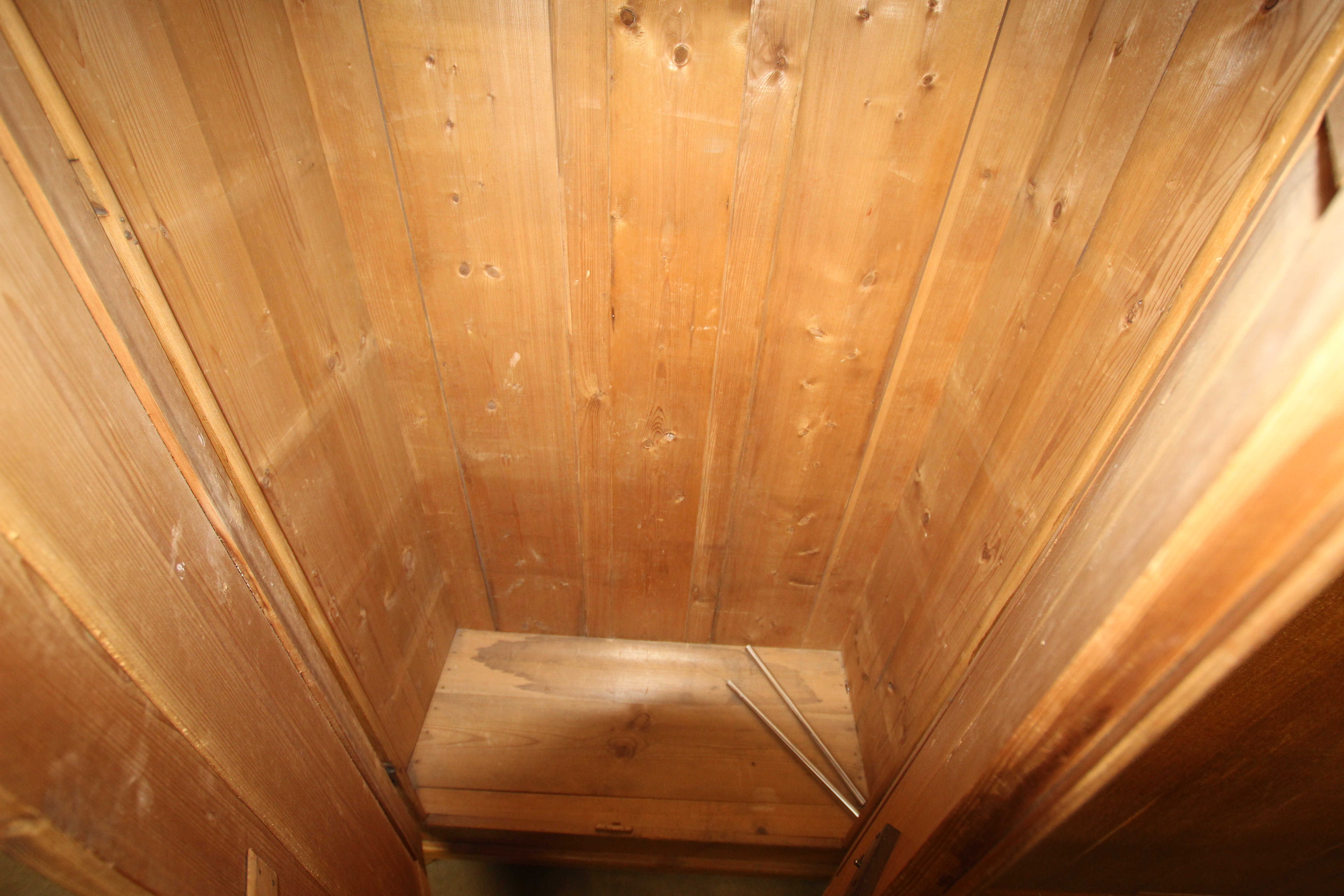 A stripped pine two door wardrobe - Image 3 of 3