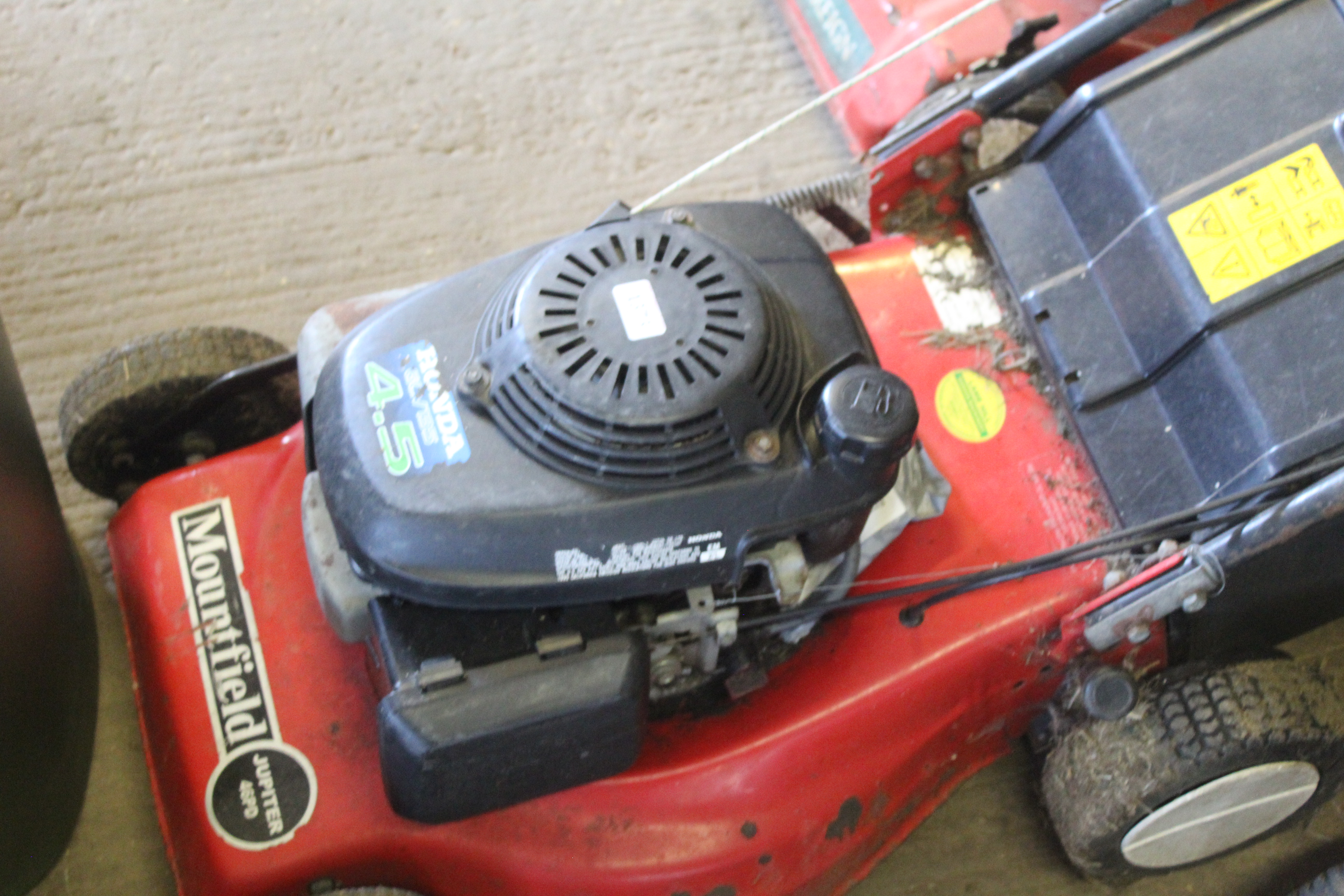A Mountfield Jupiter 46PD petrol rotary lawnmower with Honda GCV135 engine - Image 3 of 4