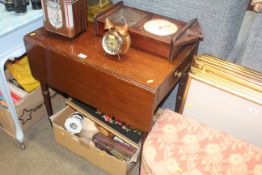 A mahogany Pembroke table fitted single end drawer