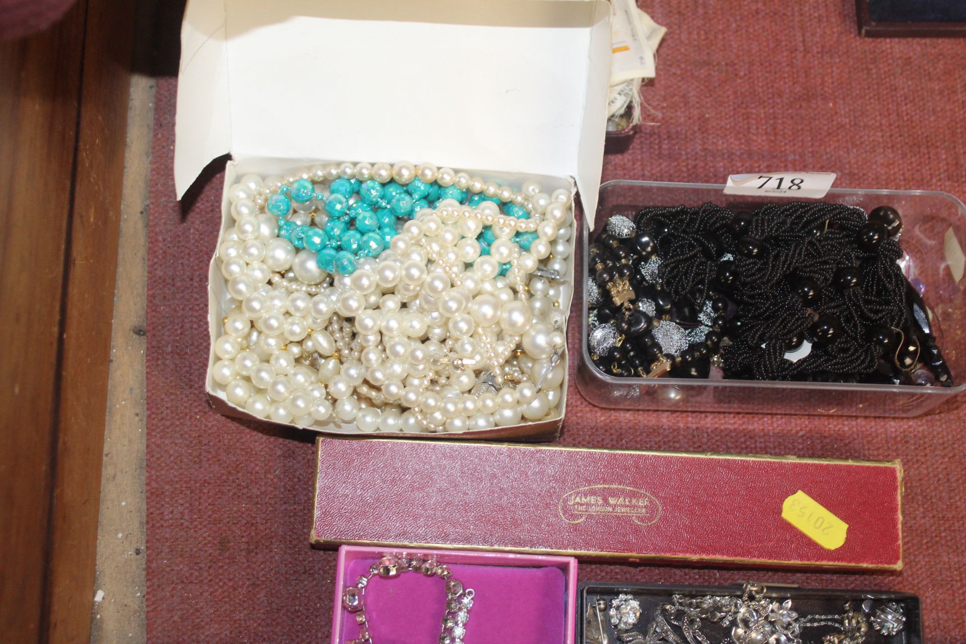 Five boxes containing various costume jewellery - Image 2 of 2
