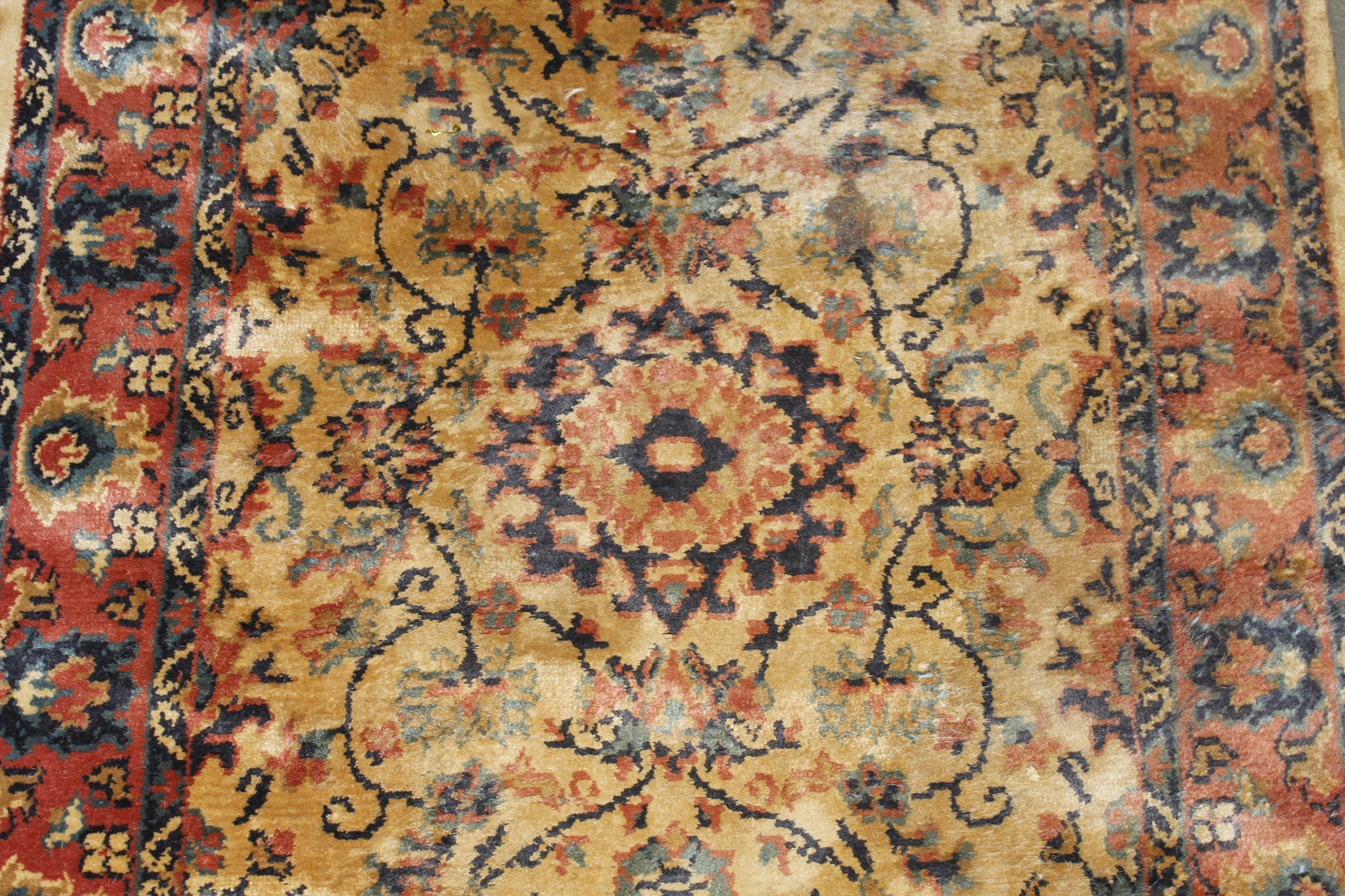 An approx. 5'3" x 3' floral patterned rug AF - Image 2 of 6