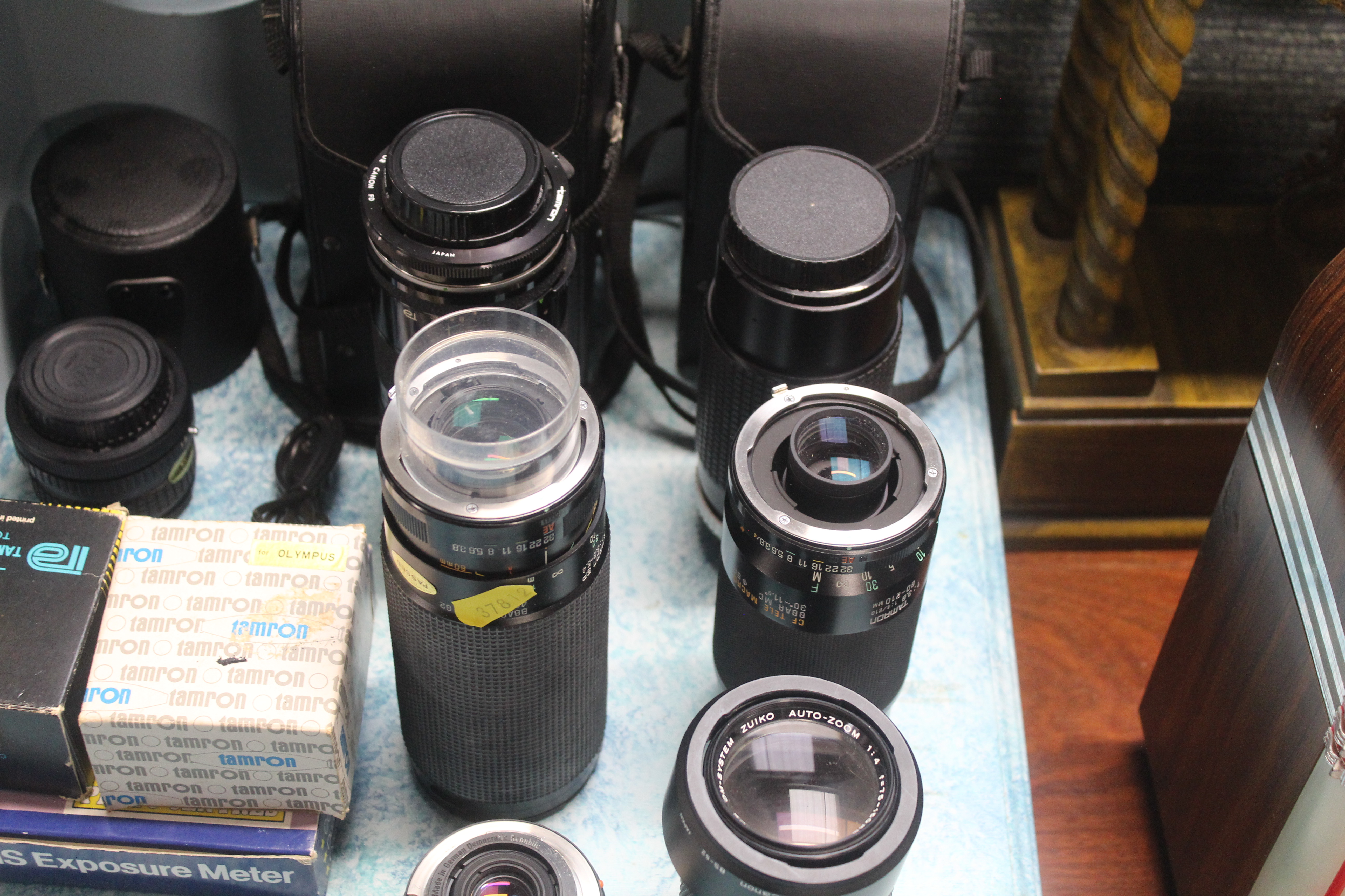 A collection of camera lenses - Image 2 of 2