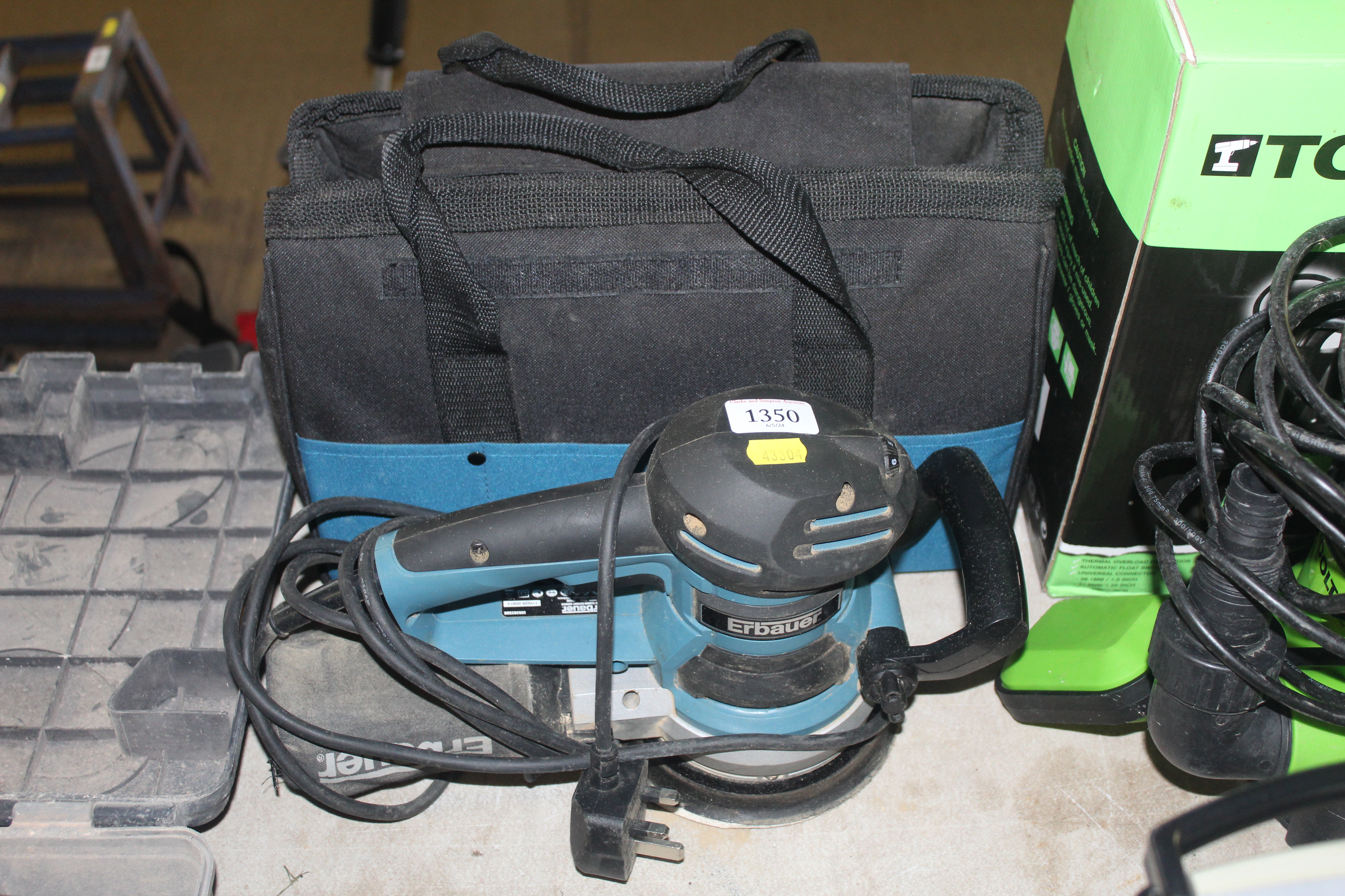 An Erbauer ERB382SDR 240v rotary disc sander with carry holdall and instruction guide