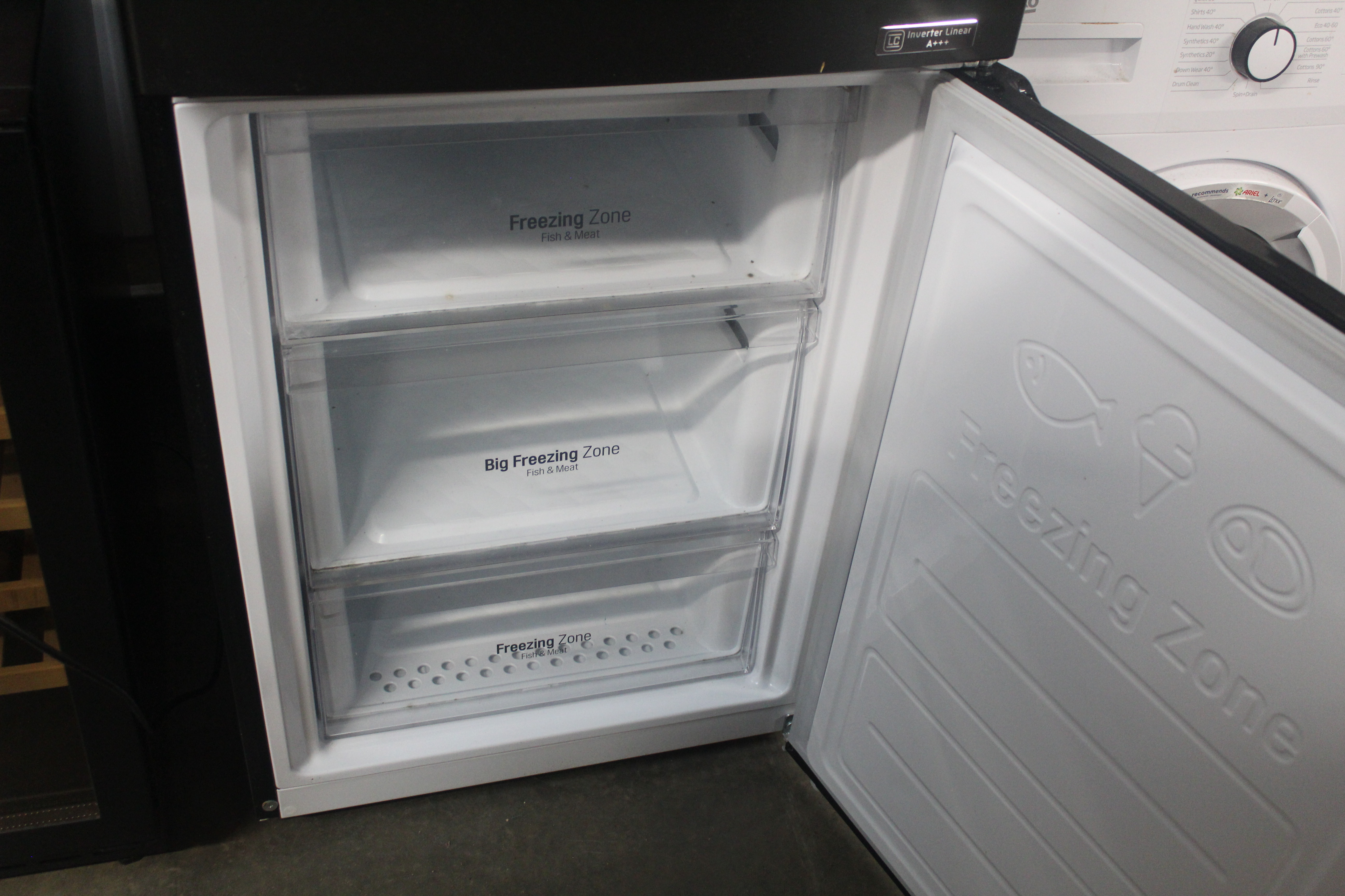 An LG fridge freezer - Image 6 of 6