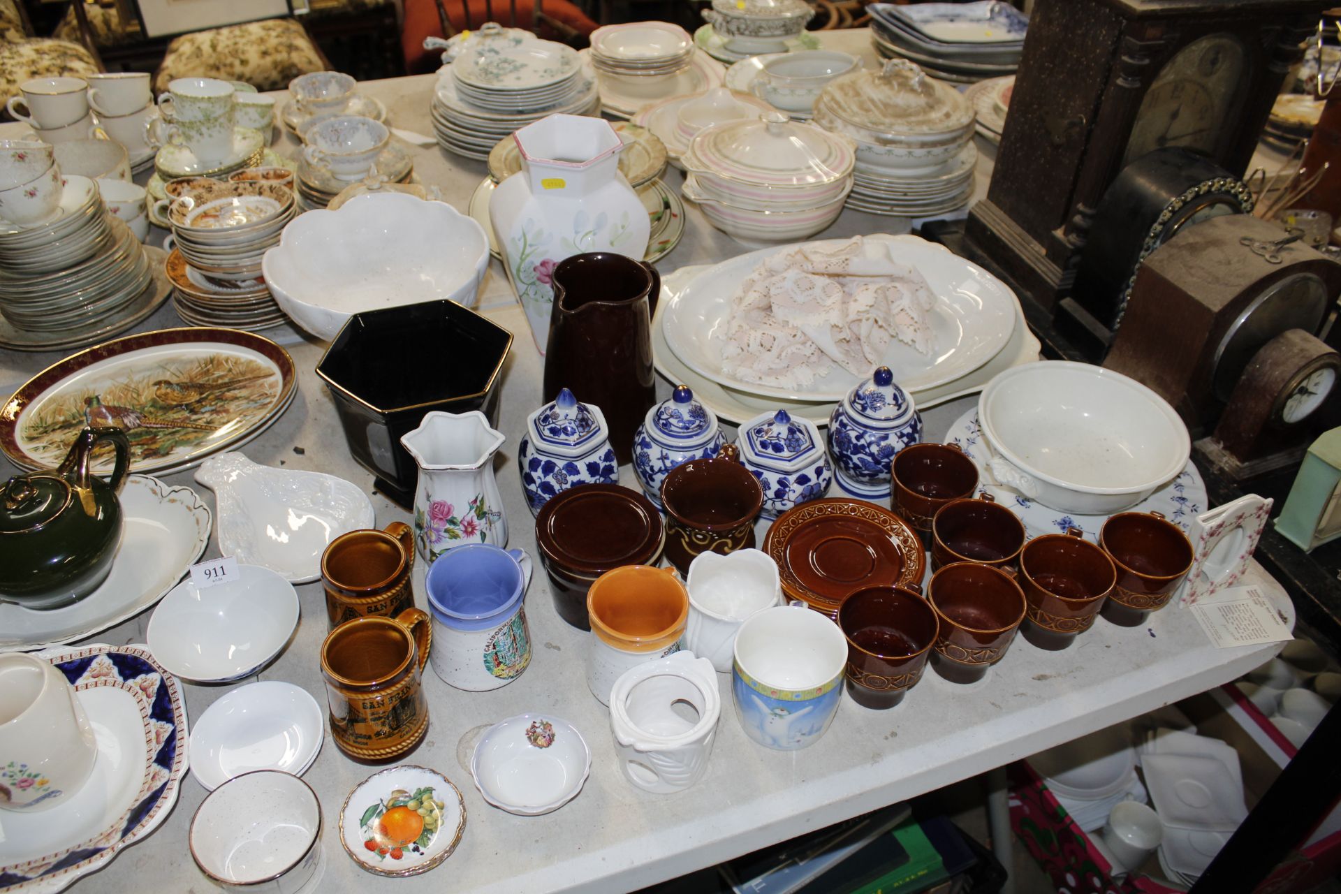 A large collection of various patterned tea and di - Image 2 of 3