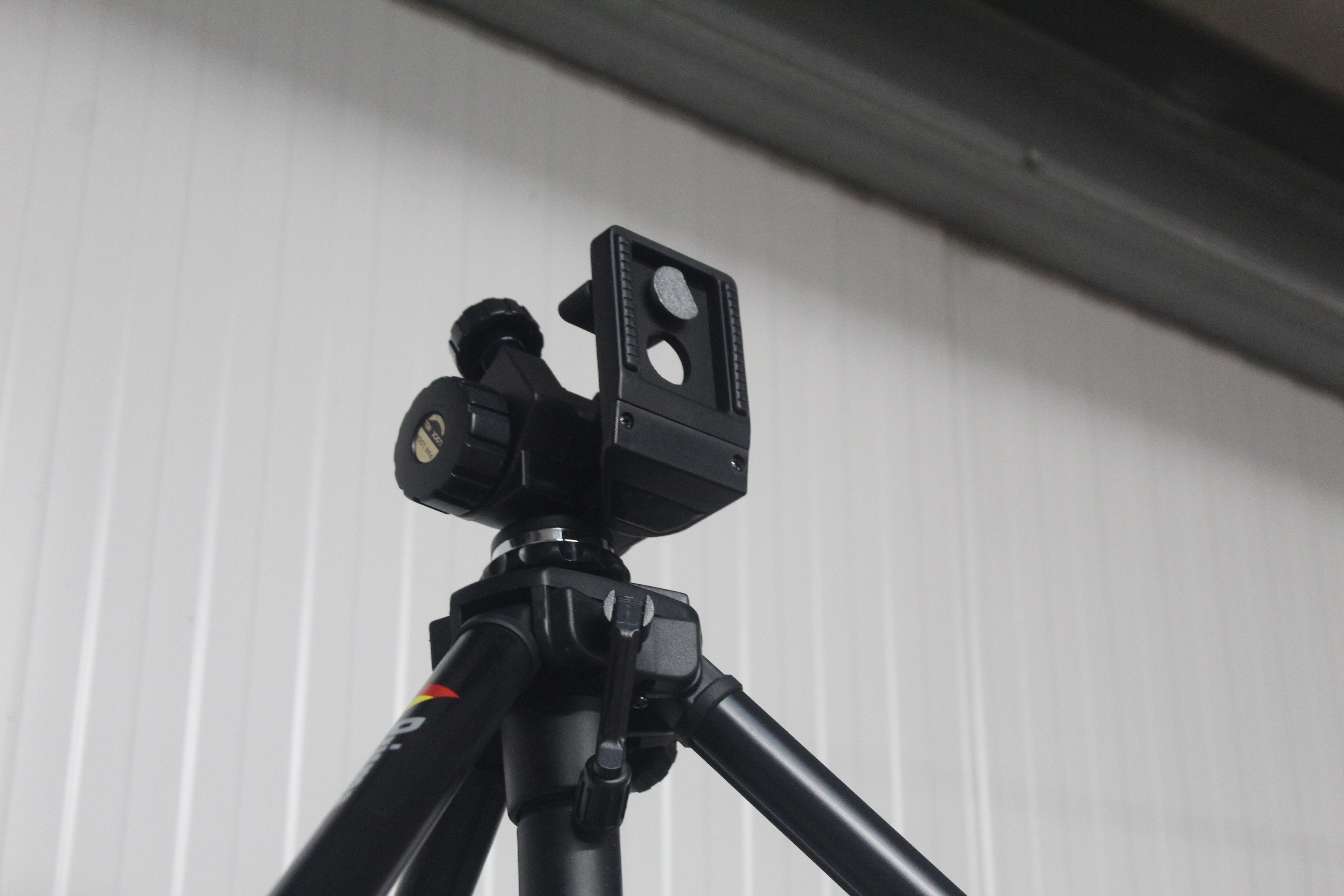 A camera tripod - Image 2 of 2