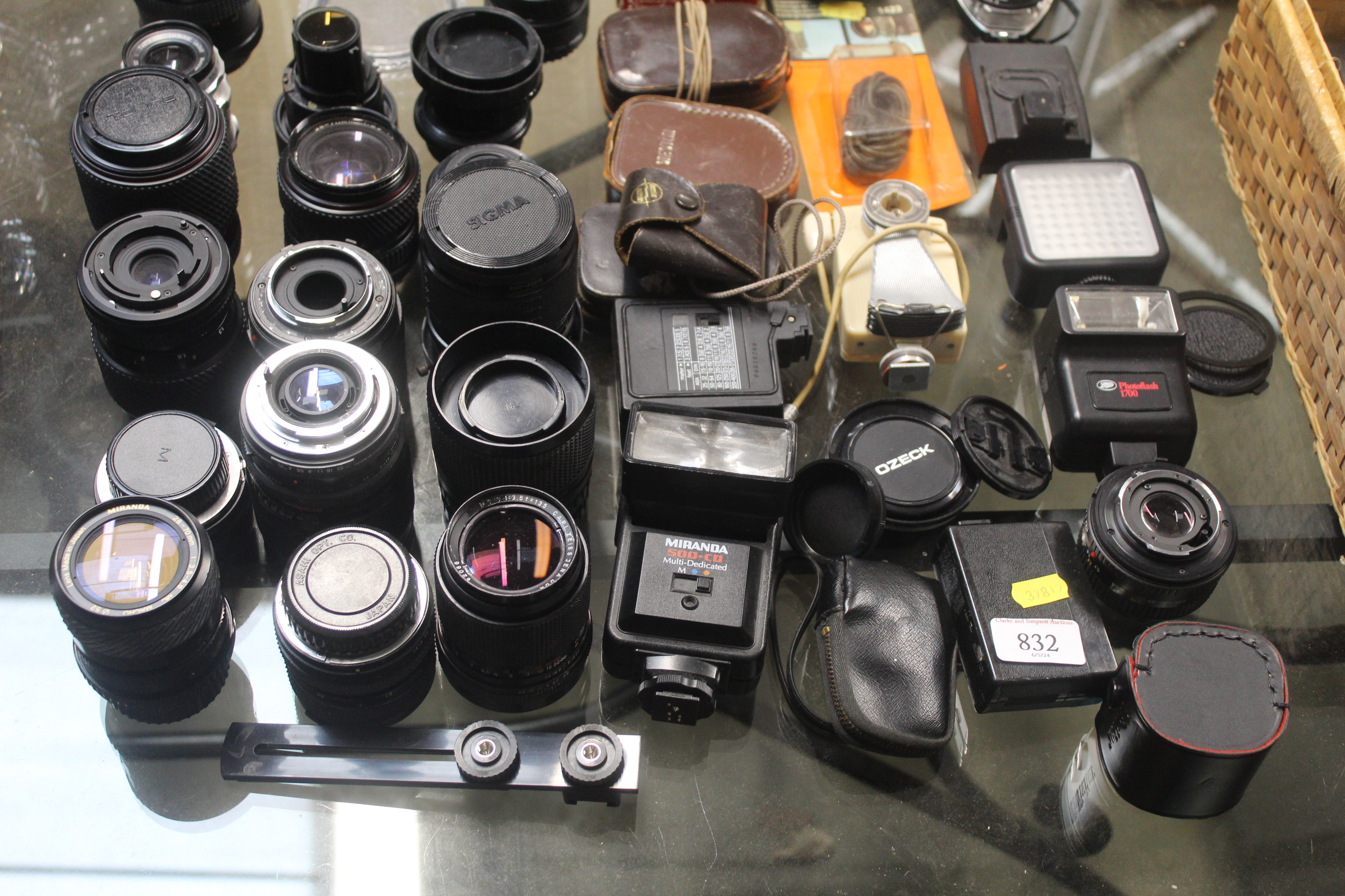 A collection of camera lenses and flash units - Image 2 of 4