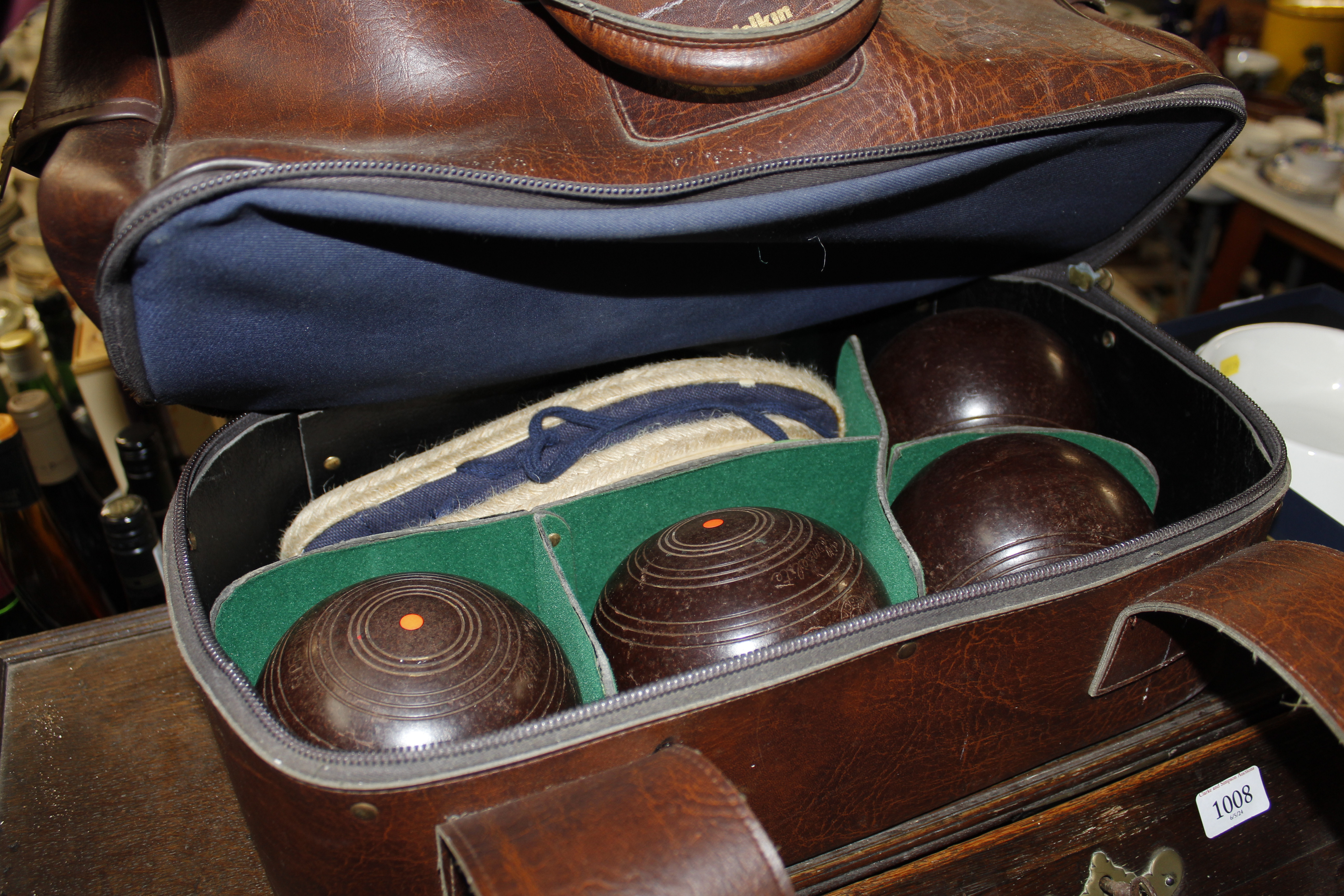 A bag containing bowling woods - Image 2 of 2