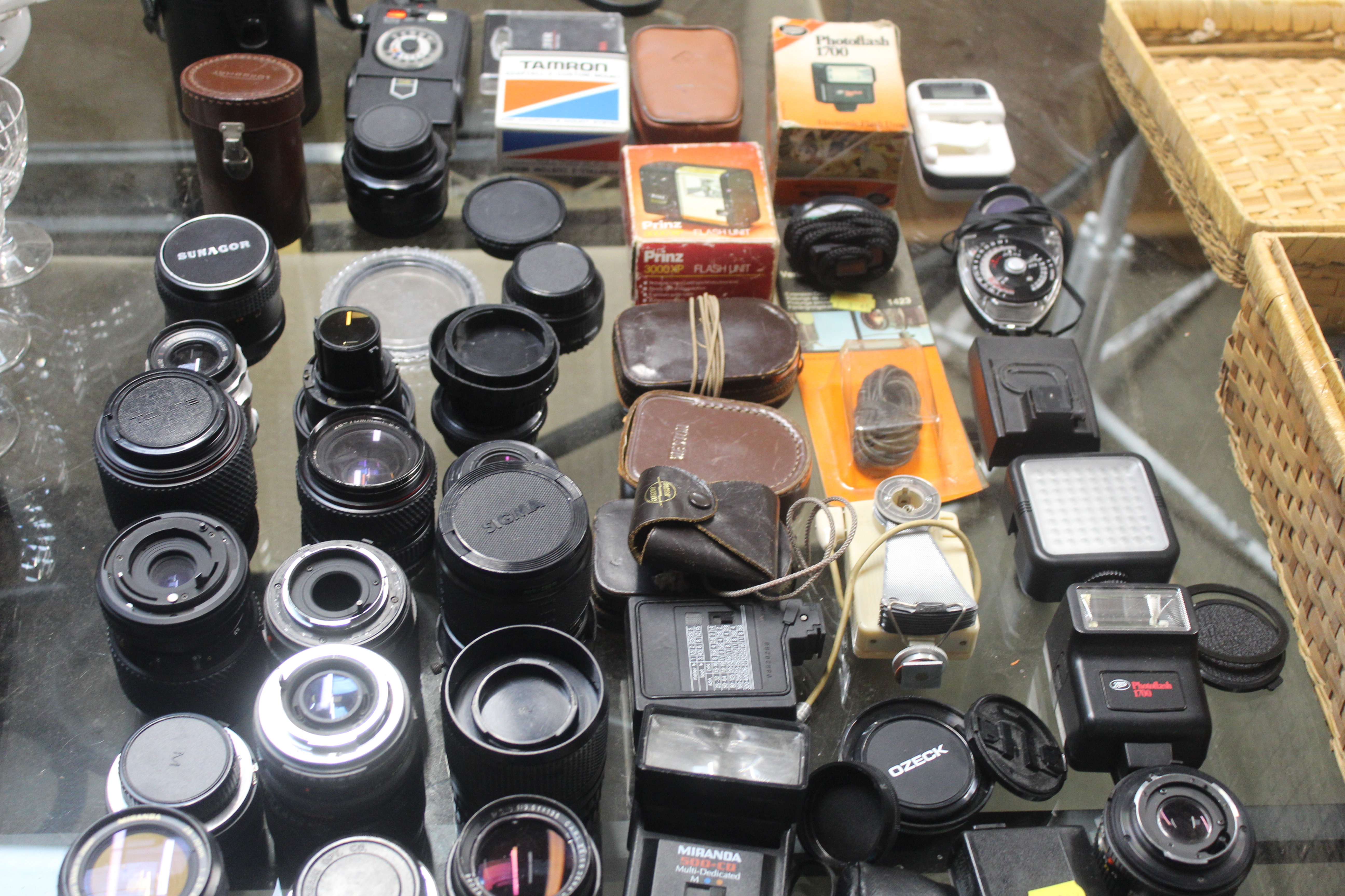 A collection of camera lenses and flash units - Image 3 of 4