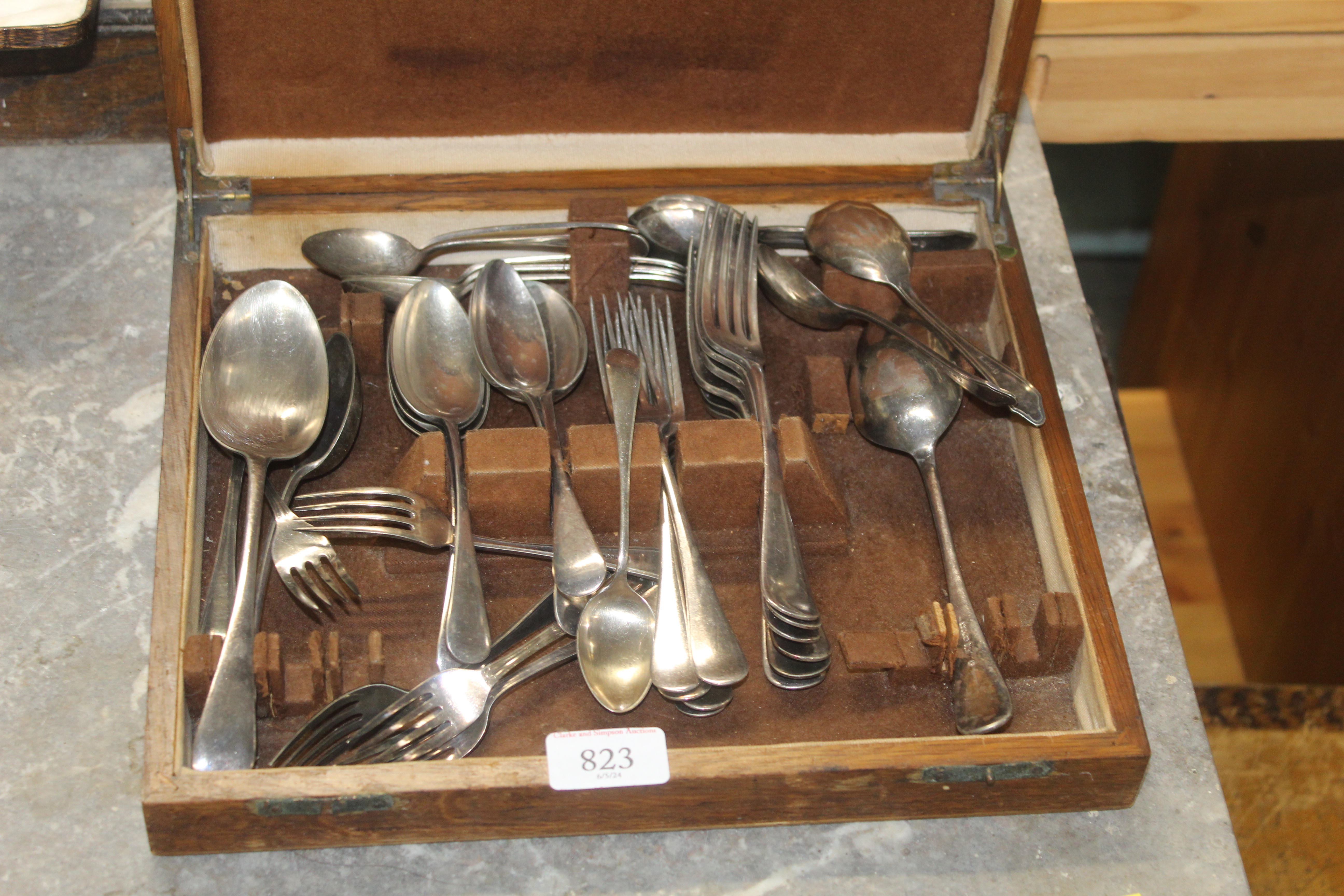 A canteen of silver plated cutlery - Image 2 of 2