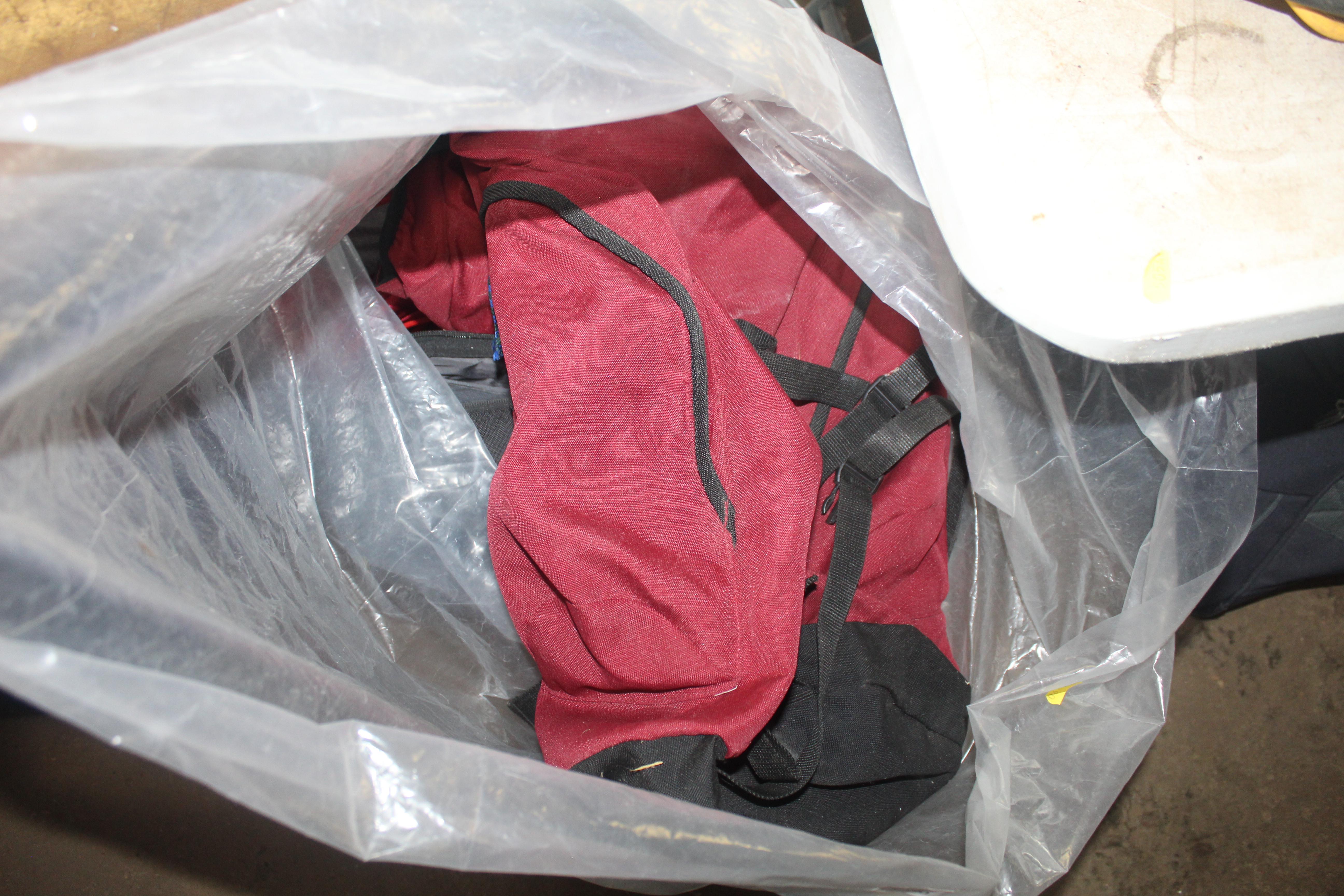 A bag containing various holdalls, bags etc. - Image 2 of 2
