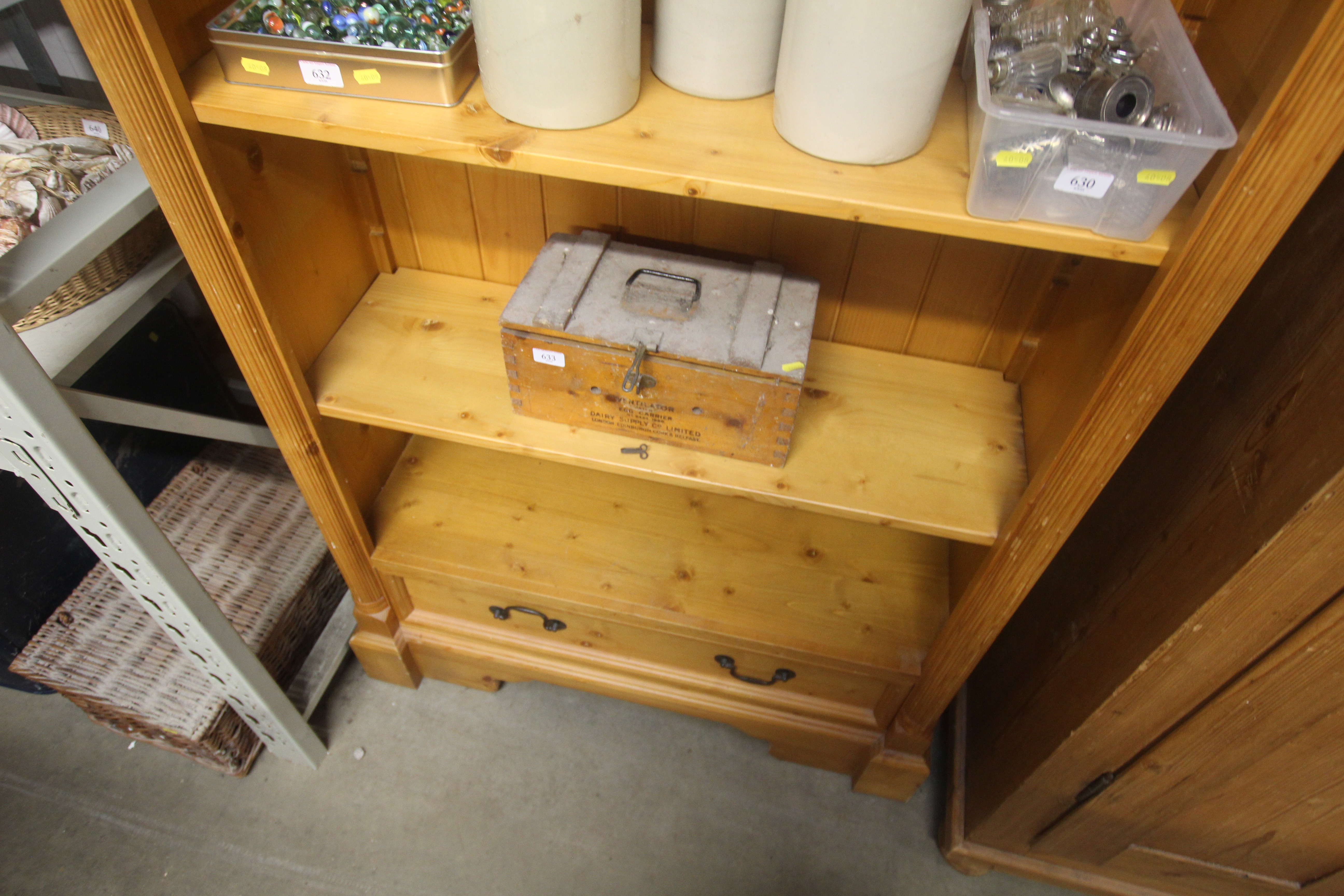 A modern pine bookcase with adjustable shelves fit - Image 2 of 4