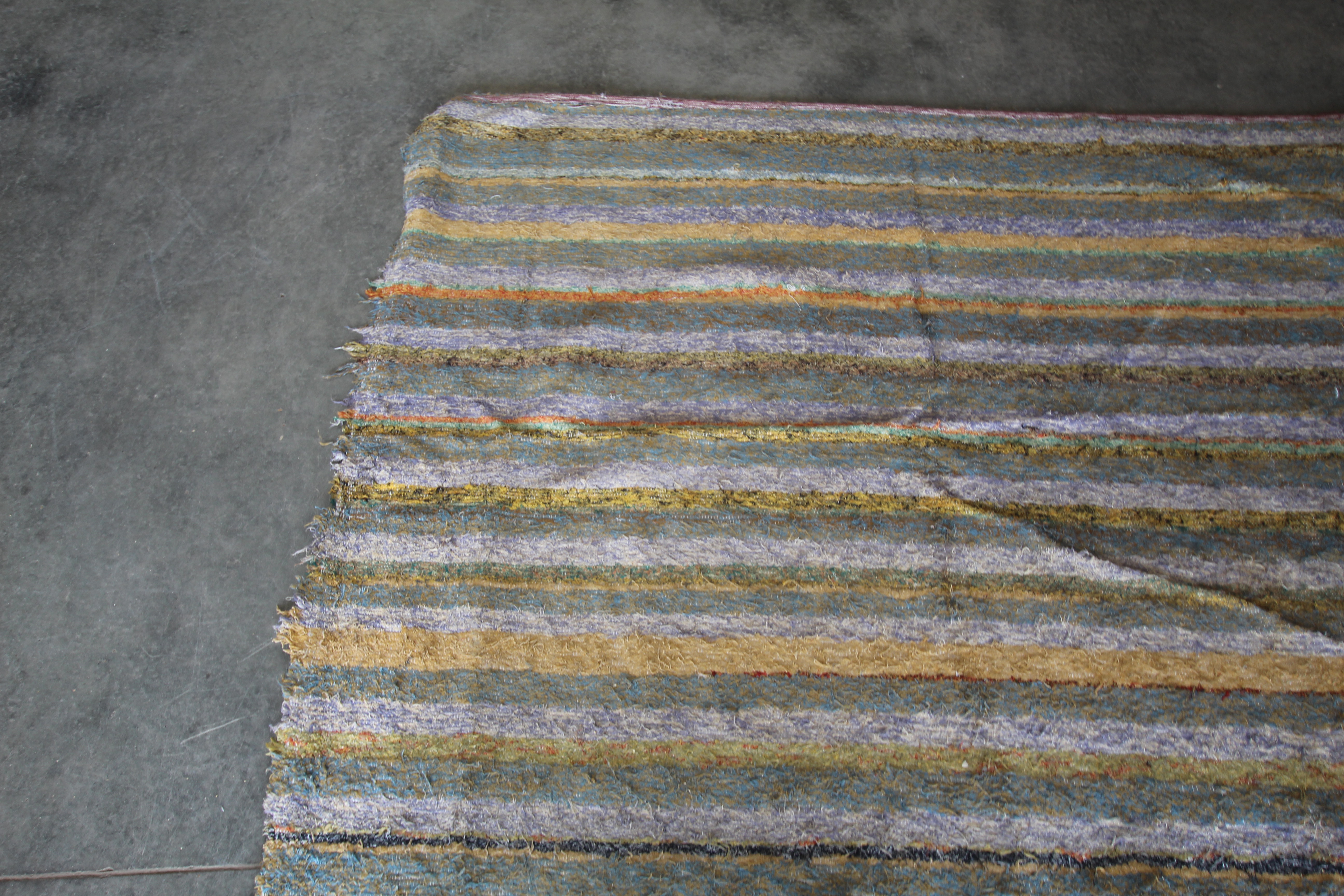 An approx. 10' x 6'8" rag rug - Image 5 of 6