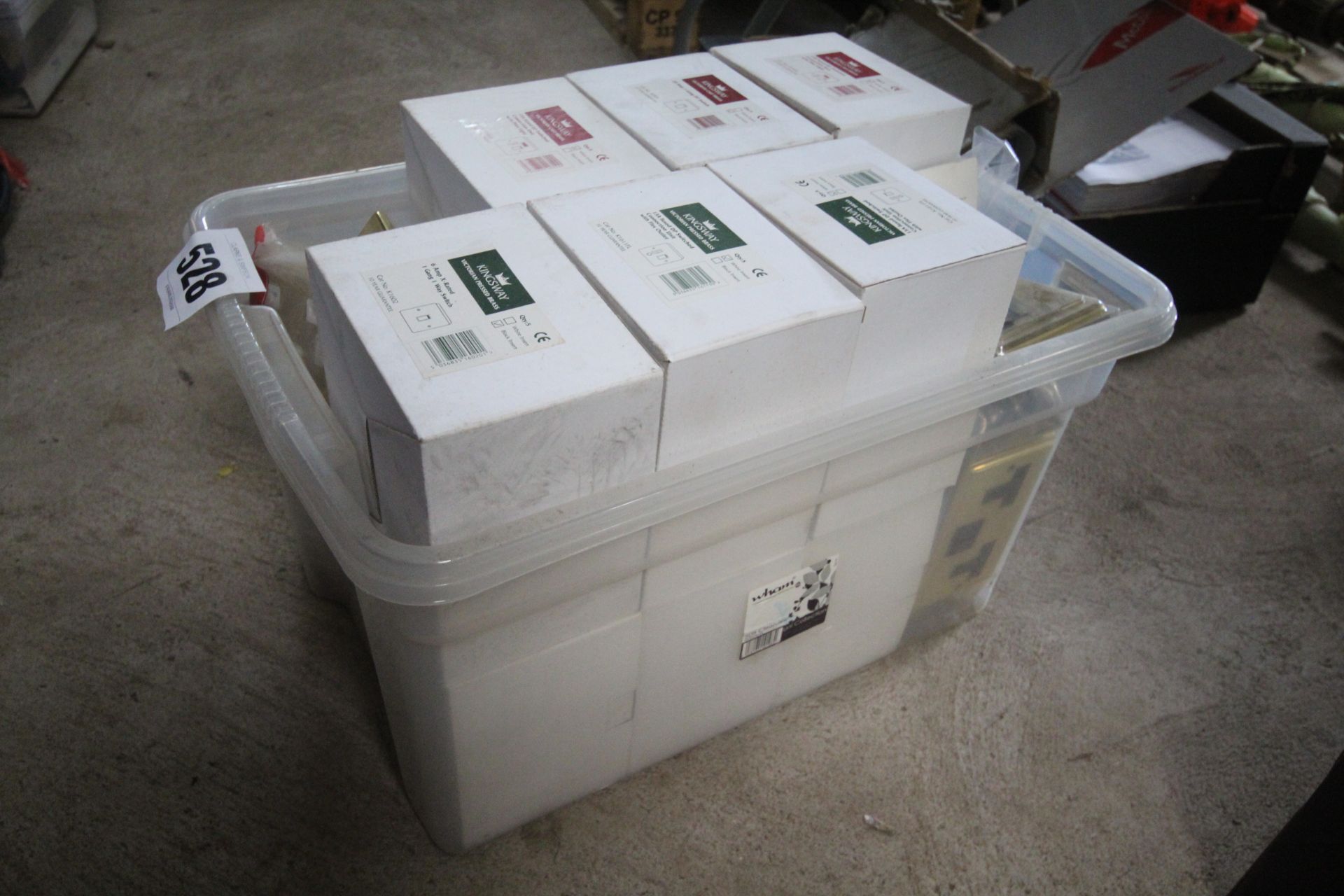 Tray of brass fittings. - Image 2 of 4