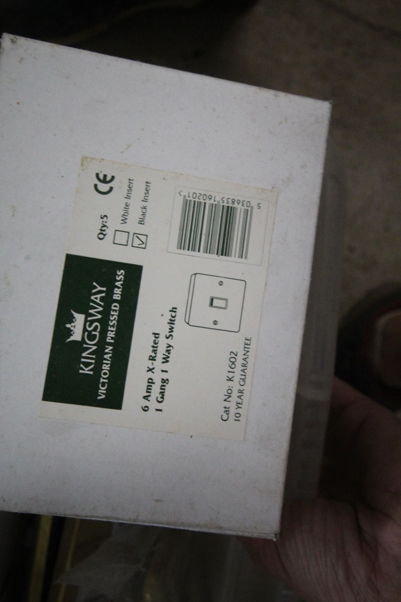 Tray of brass fittings. - Image 3 of 4