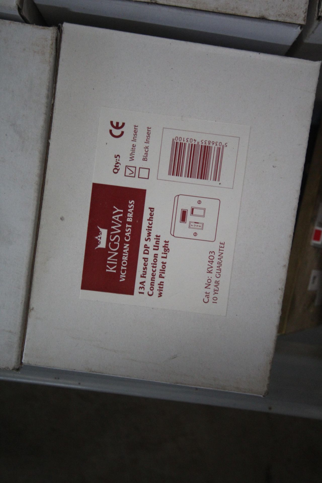 Tray of brass fittings. - Image 4 of 4