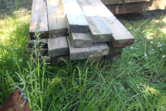 21x 3.6m 87x38 timber fencing rails. V - Image 4 of 4