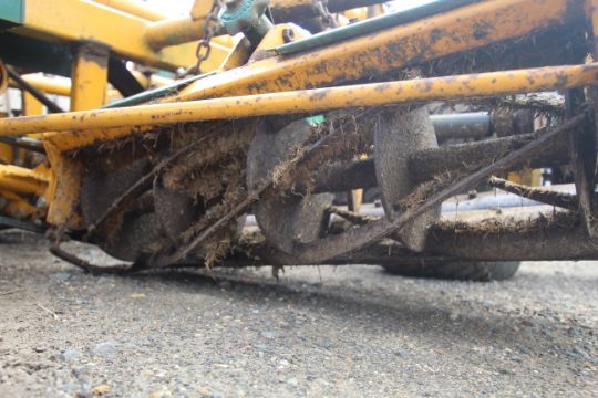 Kesmec PTO driven trailed five gang hydraulic folding cylinder mower. - Image 6 of 18