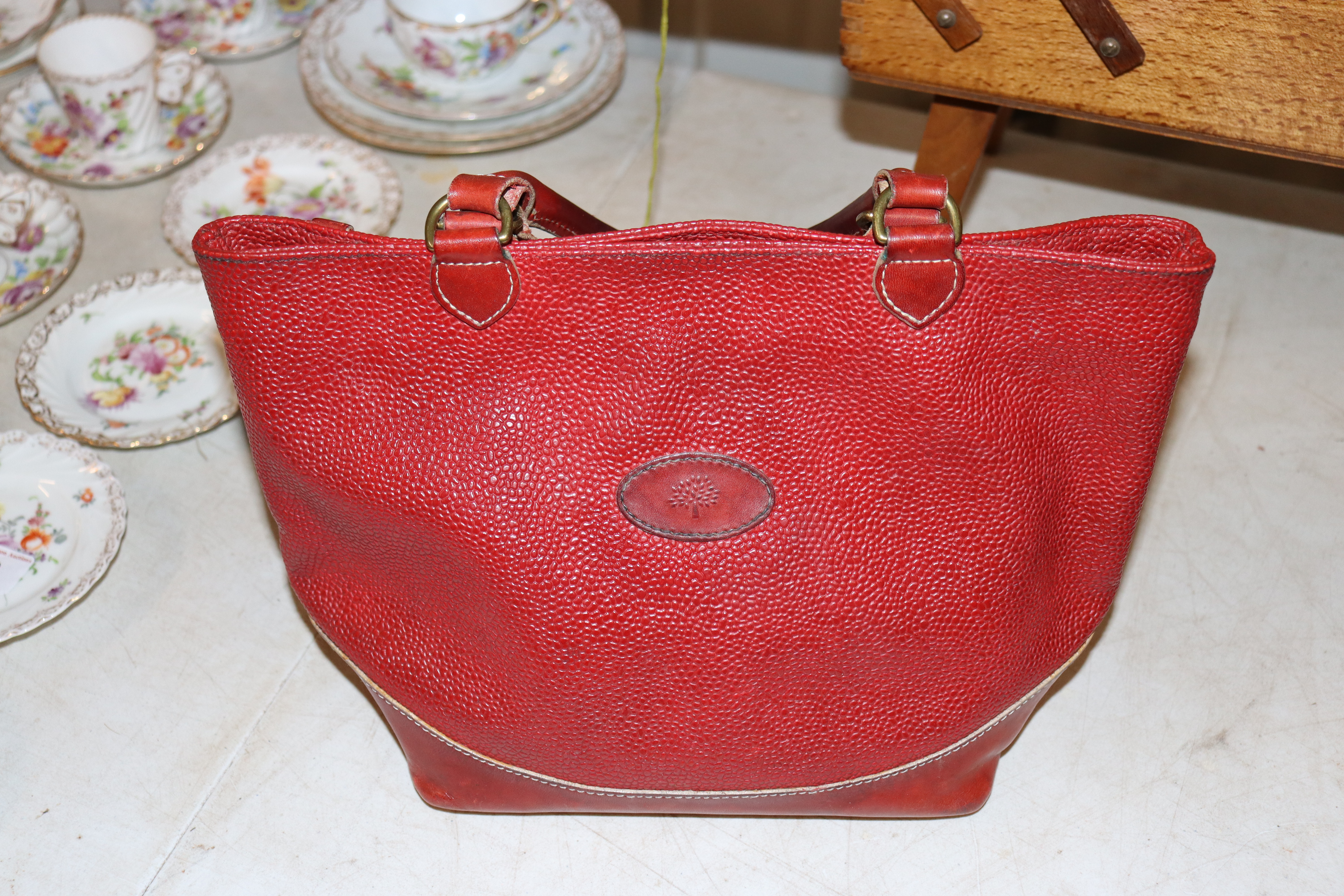 A Mulberry red handbag and outer carry bag - Image 4 of 8