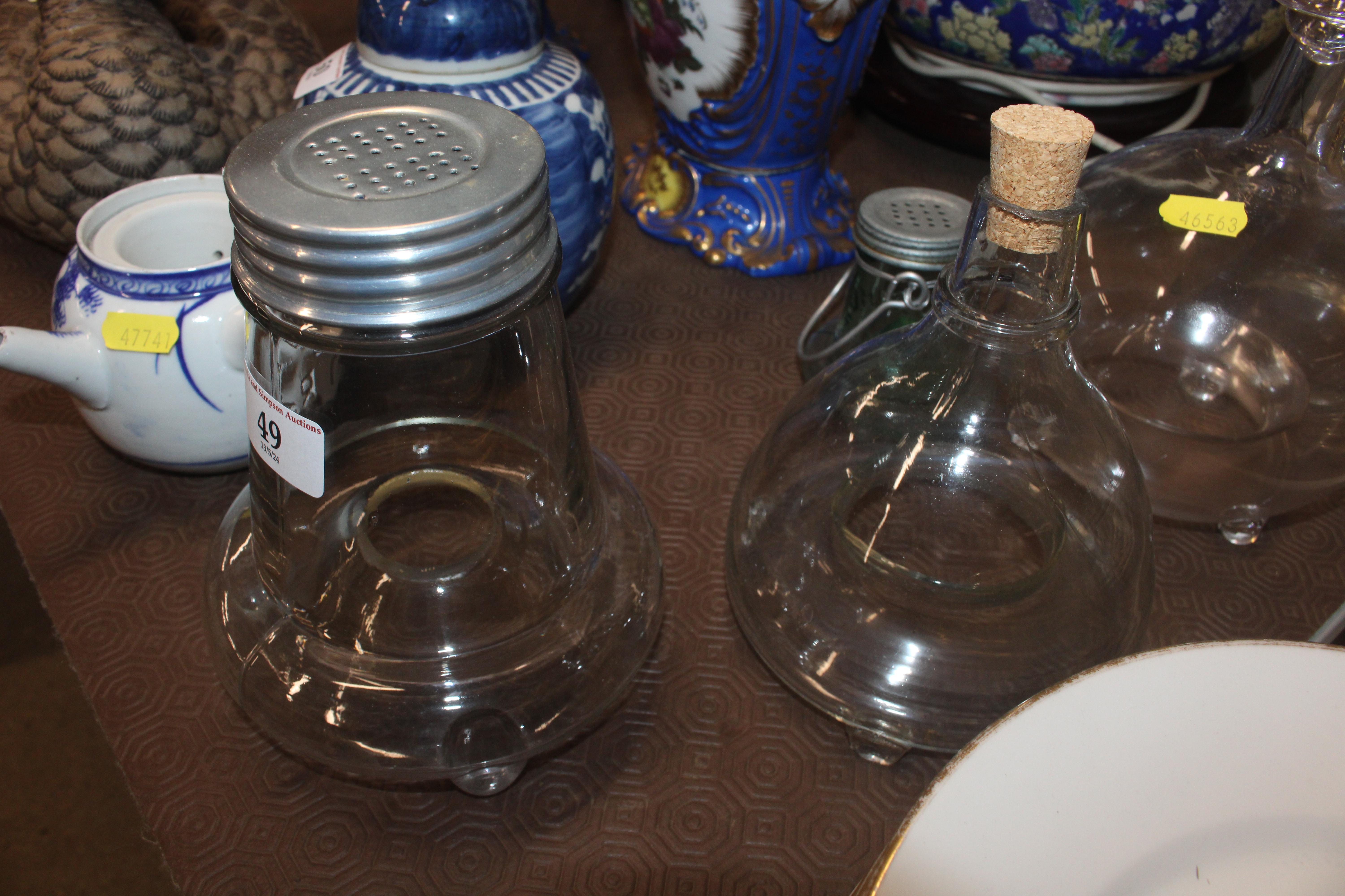 A collection of vintage glass fly and wasp traps - Image 2 of 3