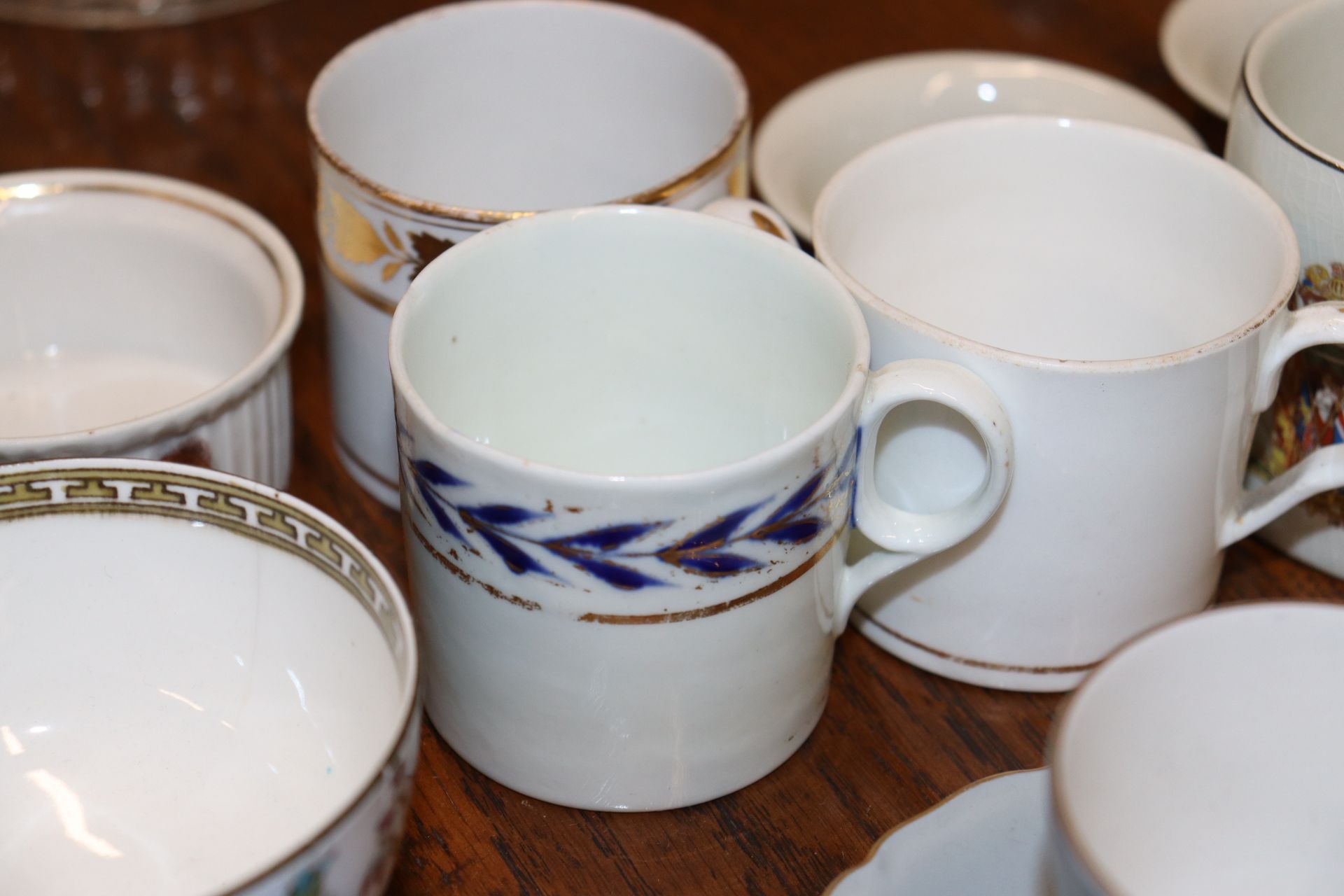 A quantity of various decorative china and tea war - Image 6 of 9