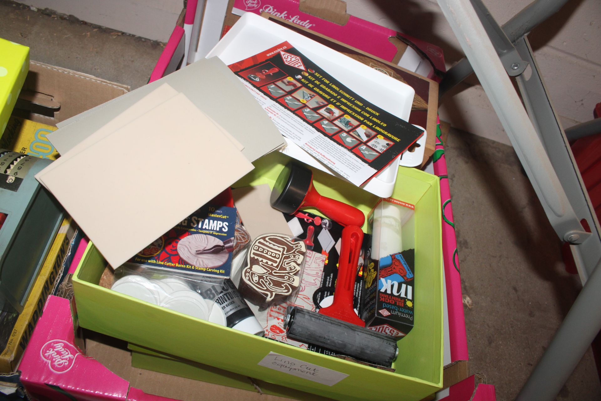 A box of miscellaneous lino cut accessories etc. - Image 2 of 4