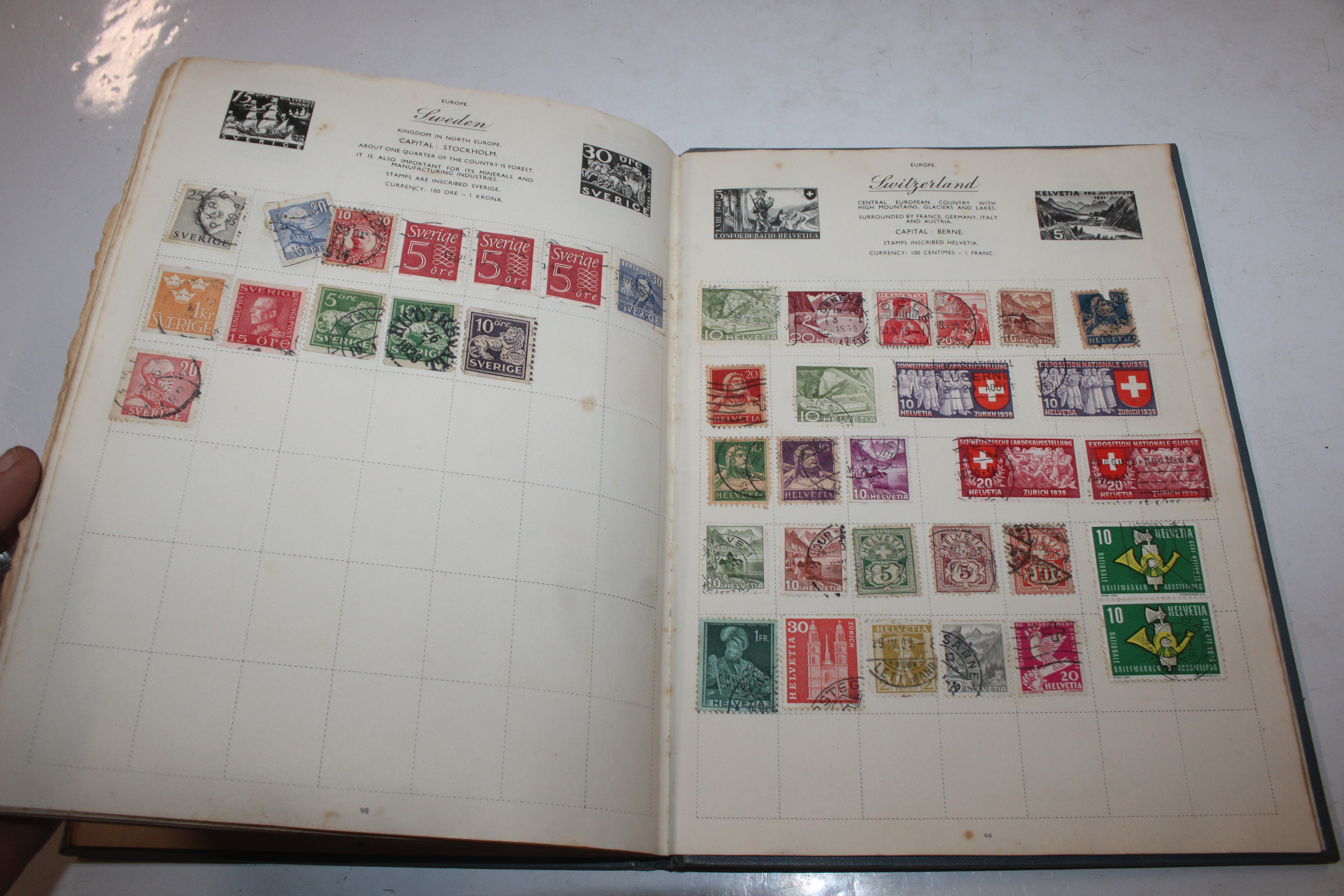 A box containing an album of stamps, various loose - Bild 17 aus 27