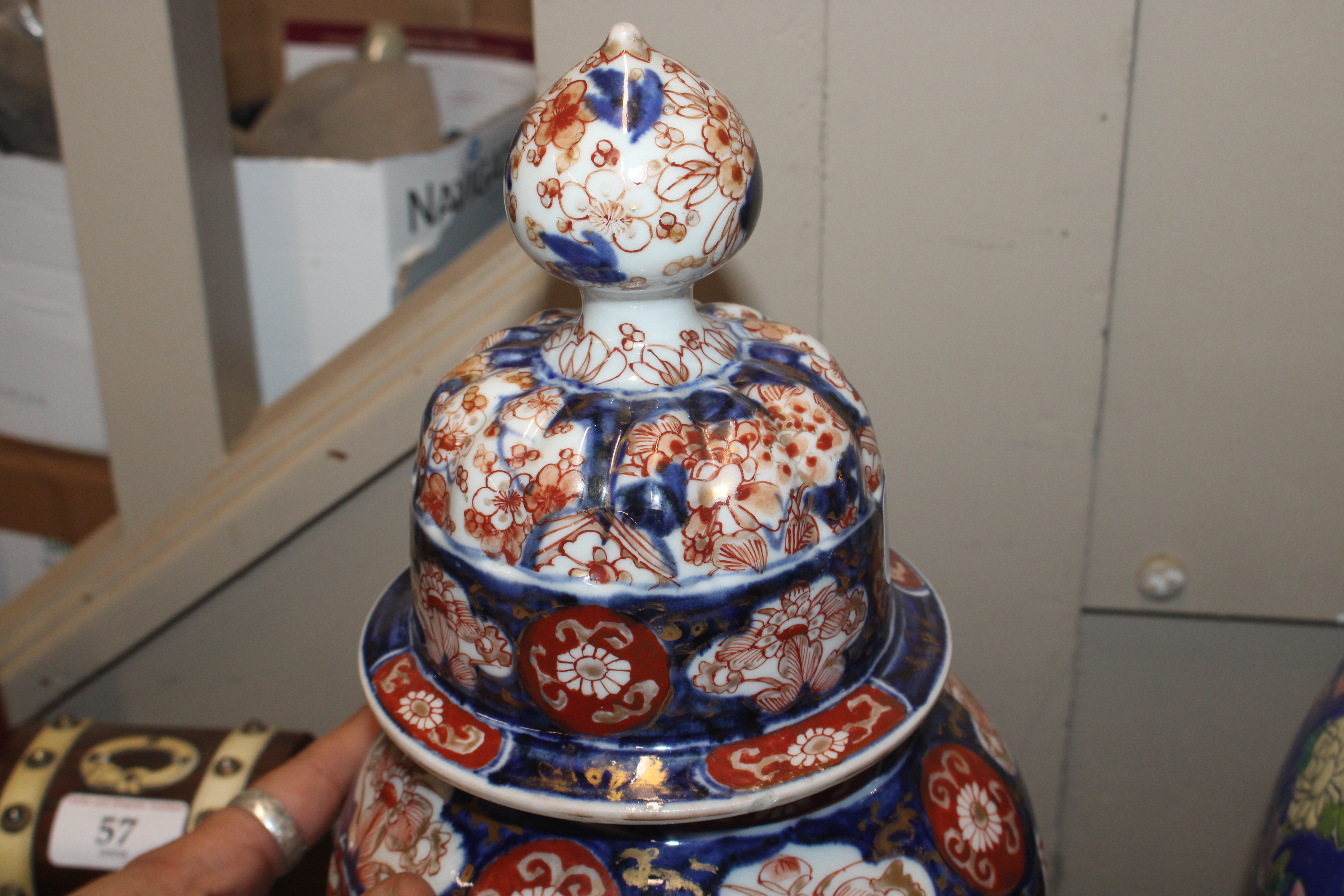 Am Imari baluster vase and cover - Image 8 of 12