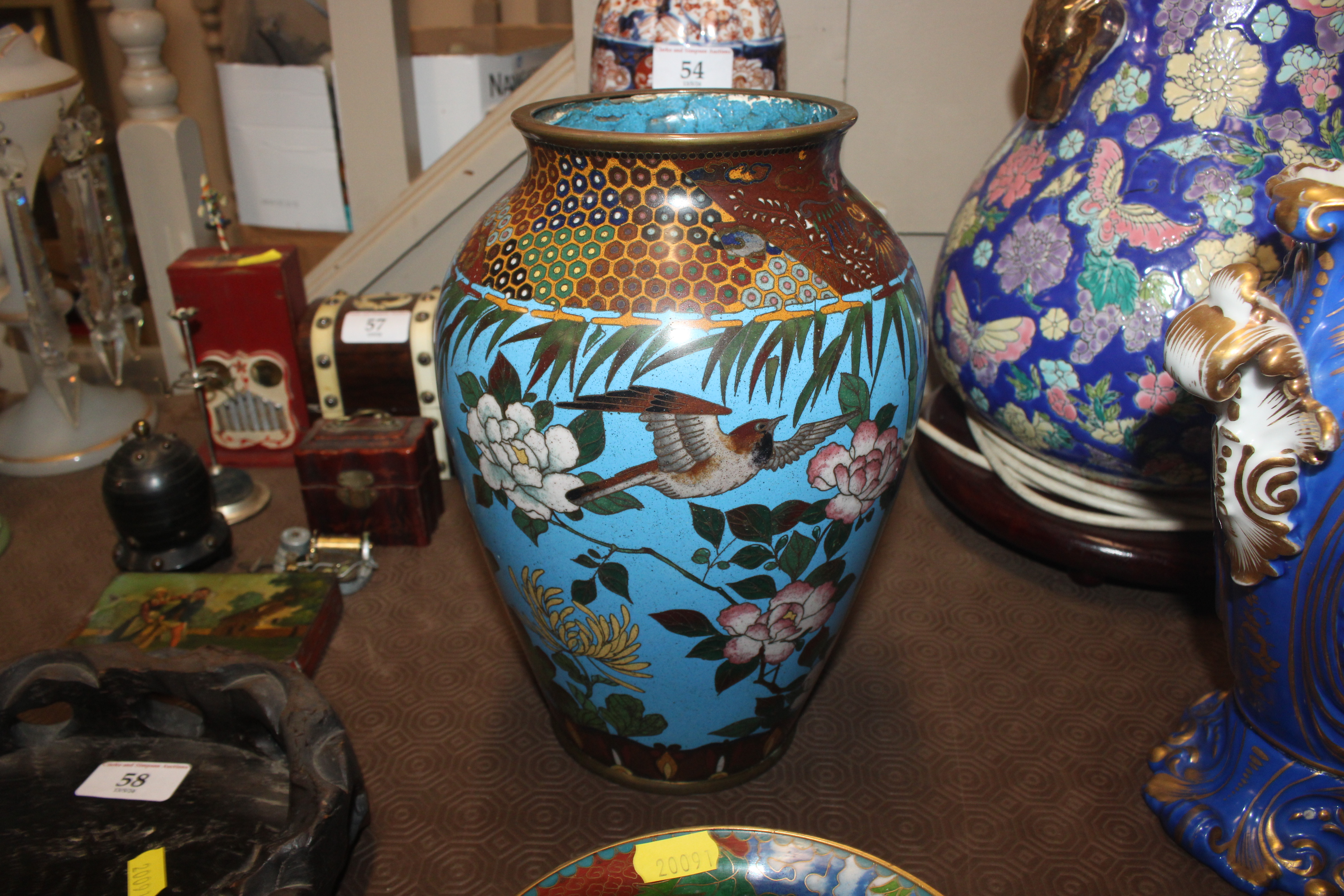 A cloisonné baluster vase - Image 4 of 12