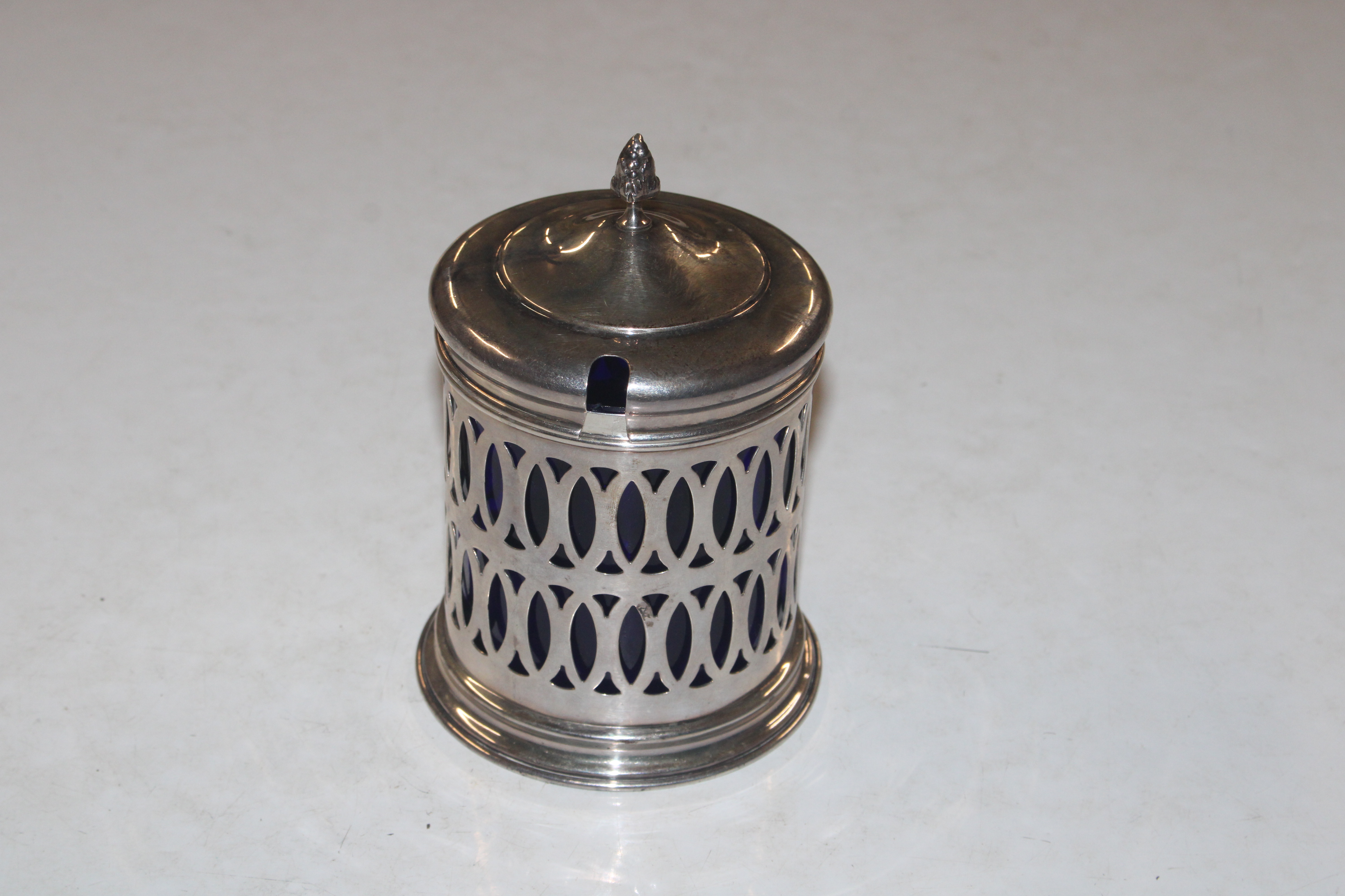 A Birks Sterling silver pierced pedestal dish, approx. 7.5oz (293gms); and a Burkes Sterling - Image 8 of 15