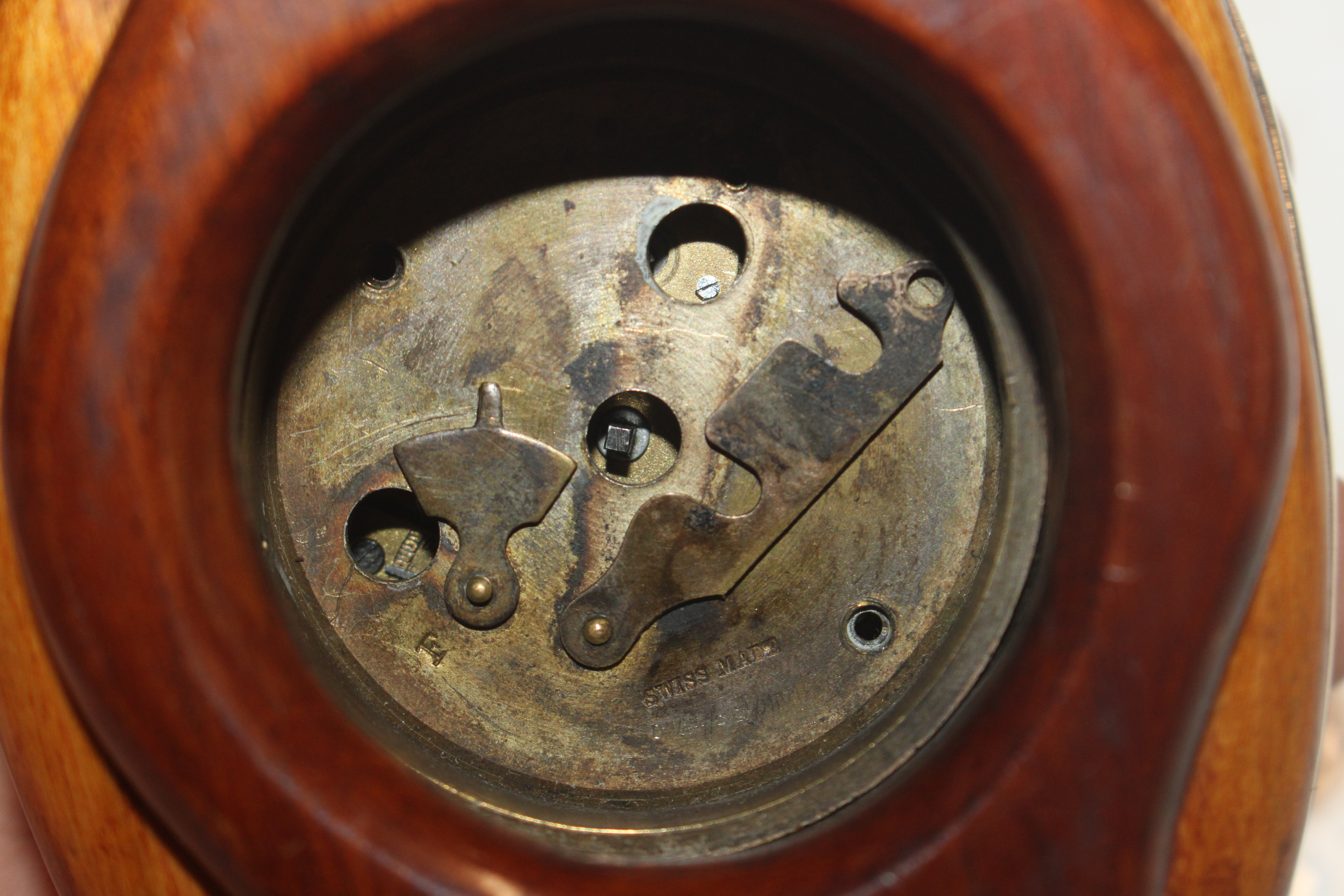 An Art Deco tortoiseshell and piqué work desk clock, ma - Bild 7 aus 8