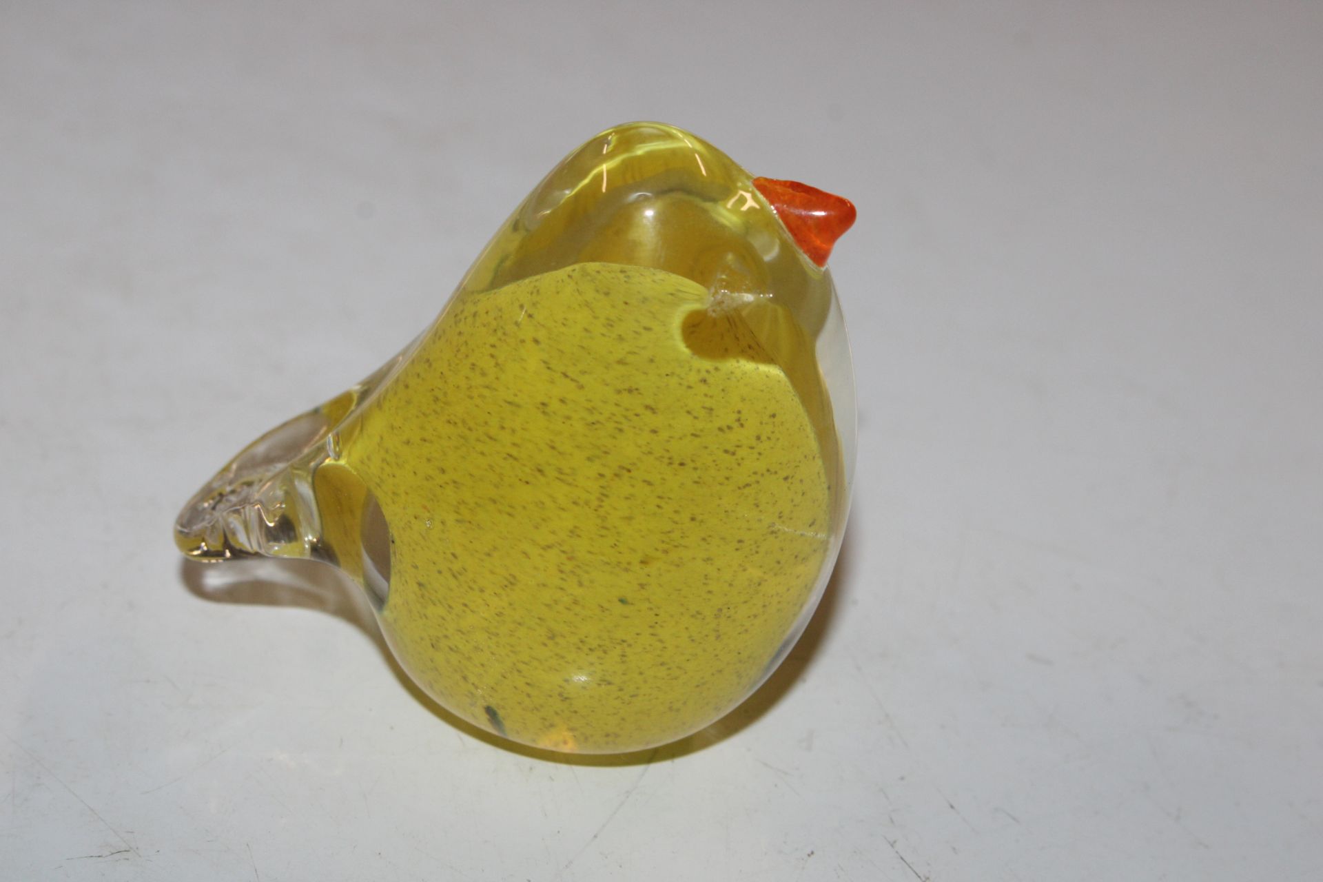 A Neo Art Glass paperweight in the form of a bird - Image 6 of 22