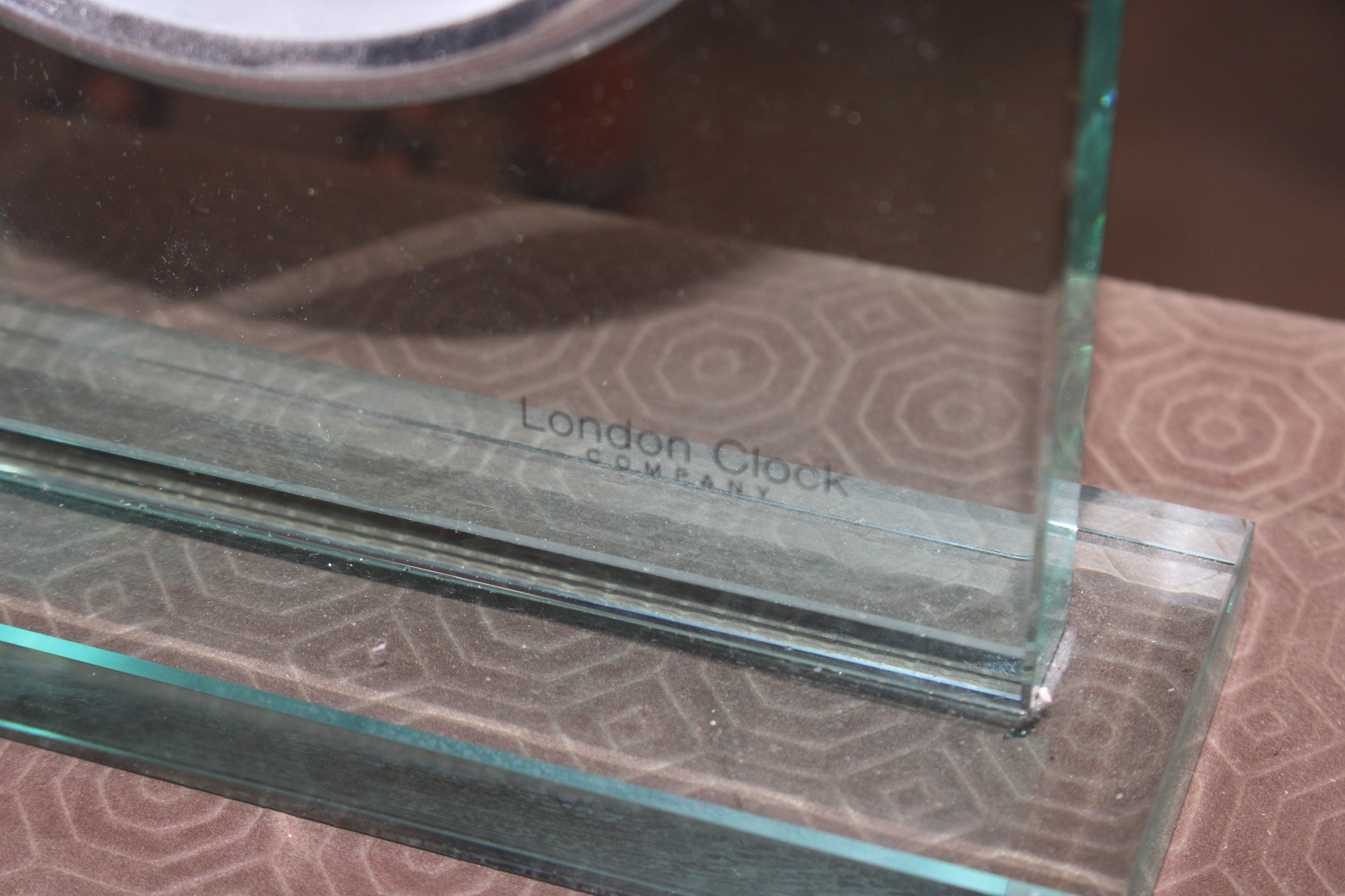 A London Clock Co. glass cased mantel clock - Image 3 of 3