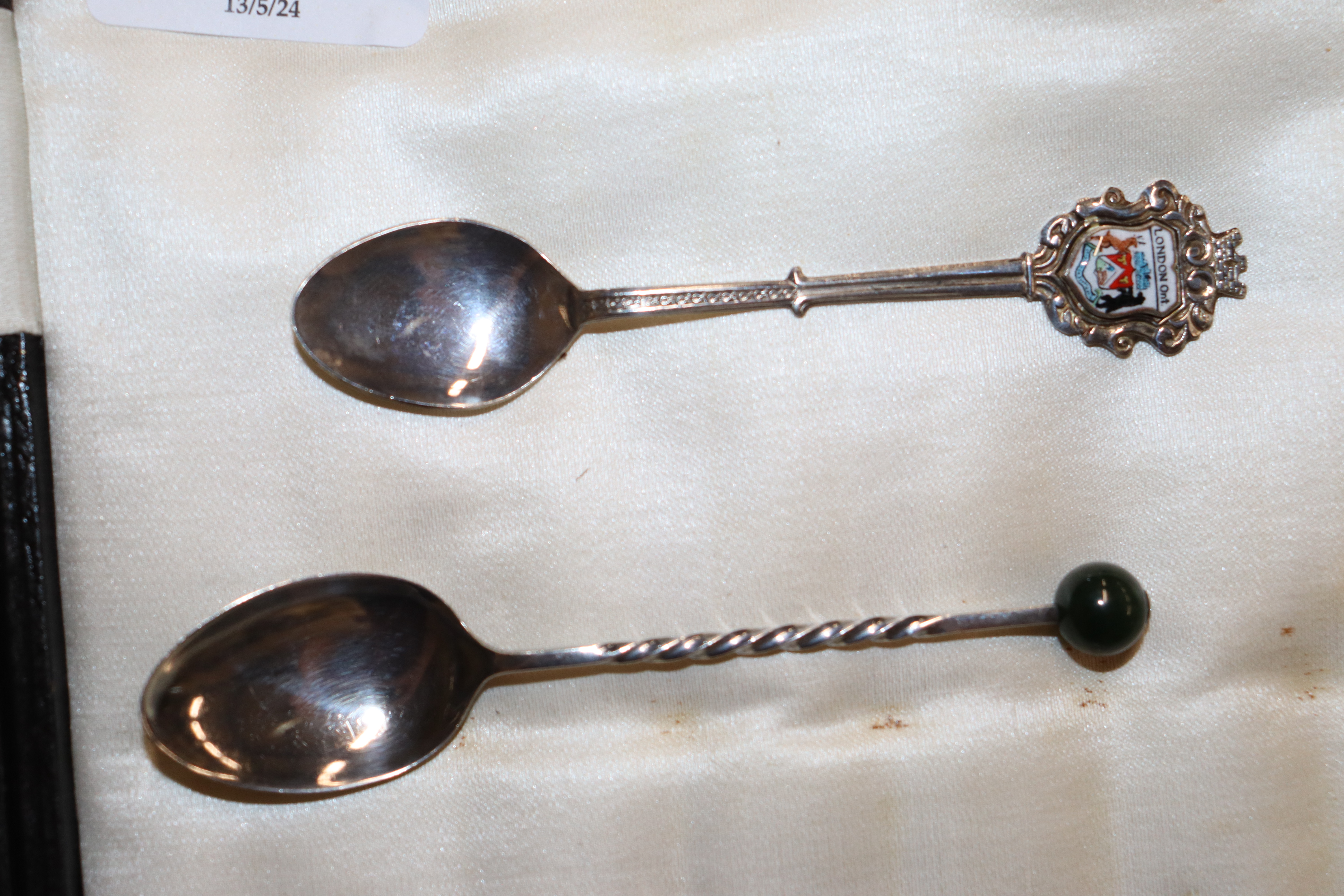 A cased set of six silver handled butter knives; t - Image 6 of 8