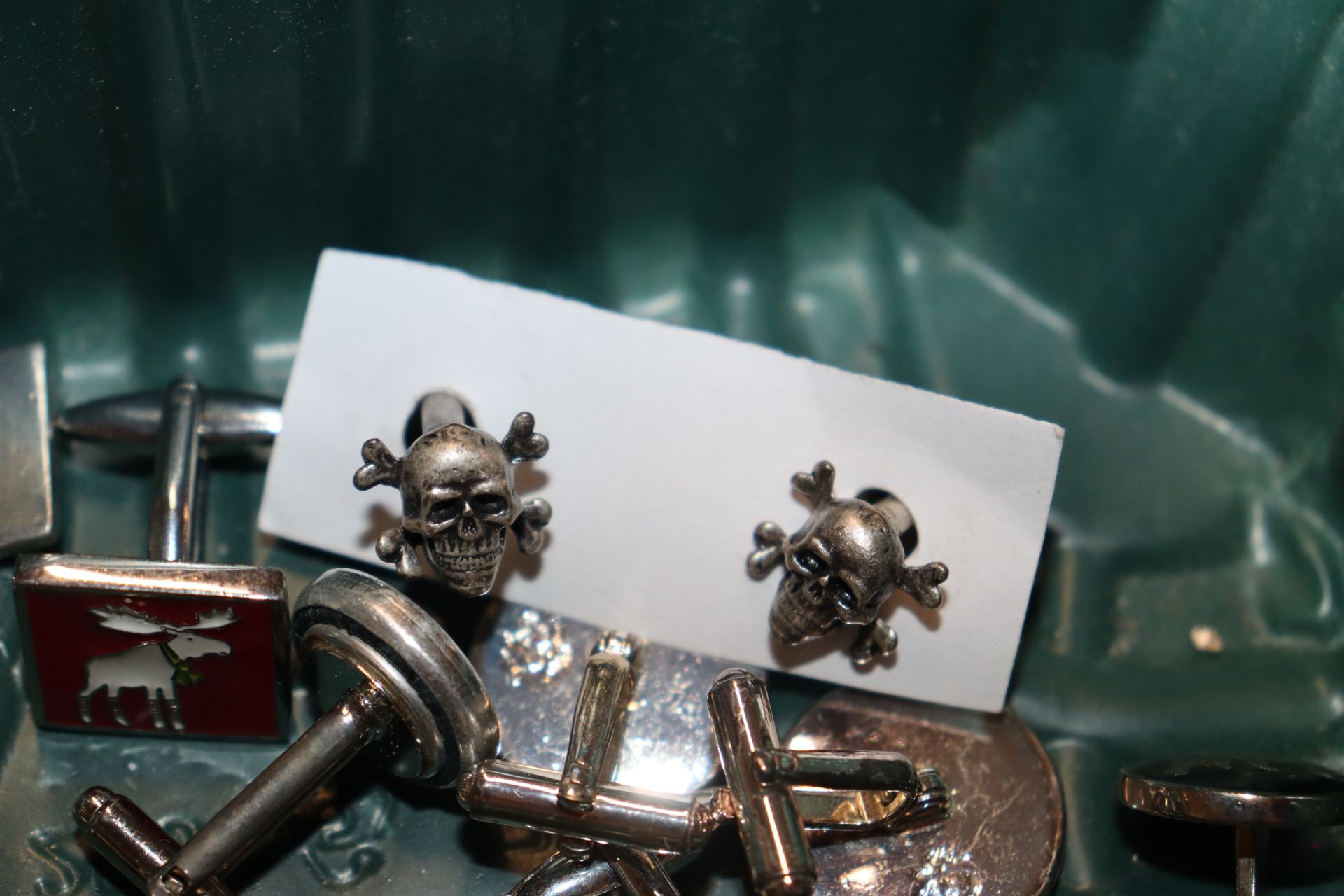 A box of various cuff-links - Image 7 of 8