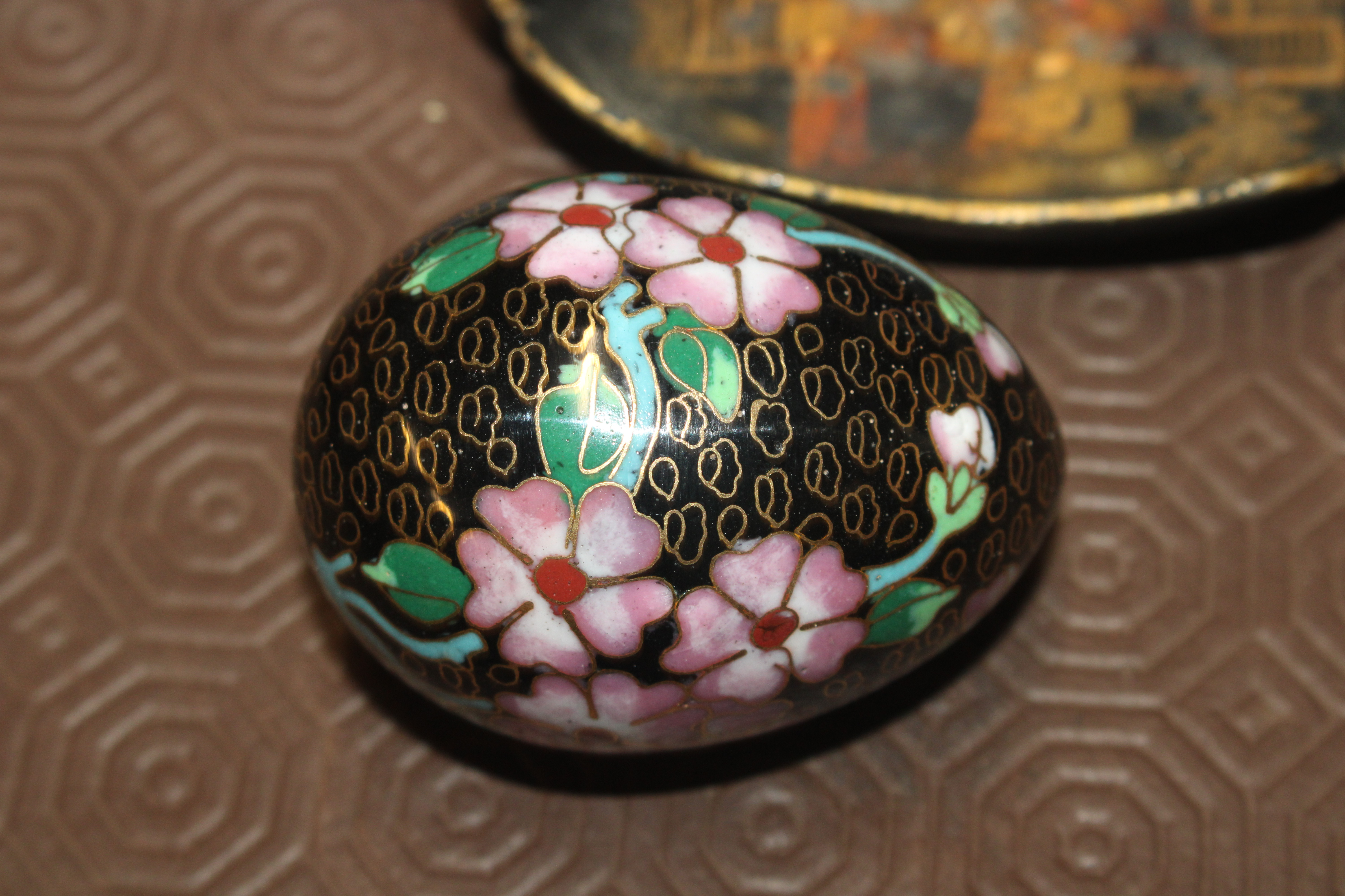 A Chinese cloisonné bowl; a cloisonné fan shaped b - Image 14 of 17