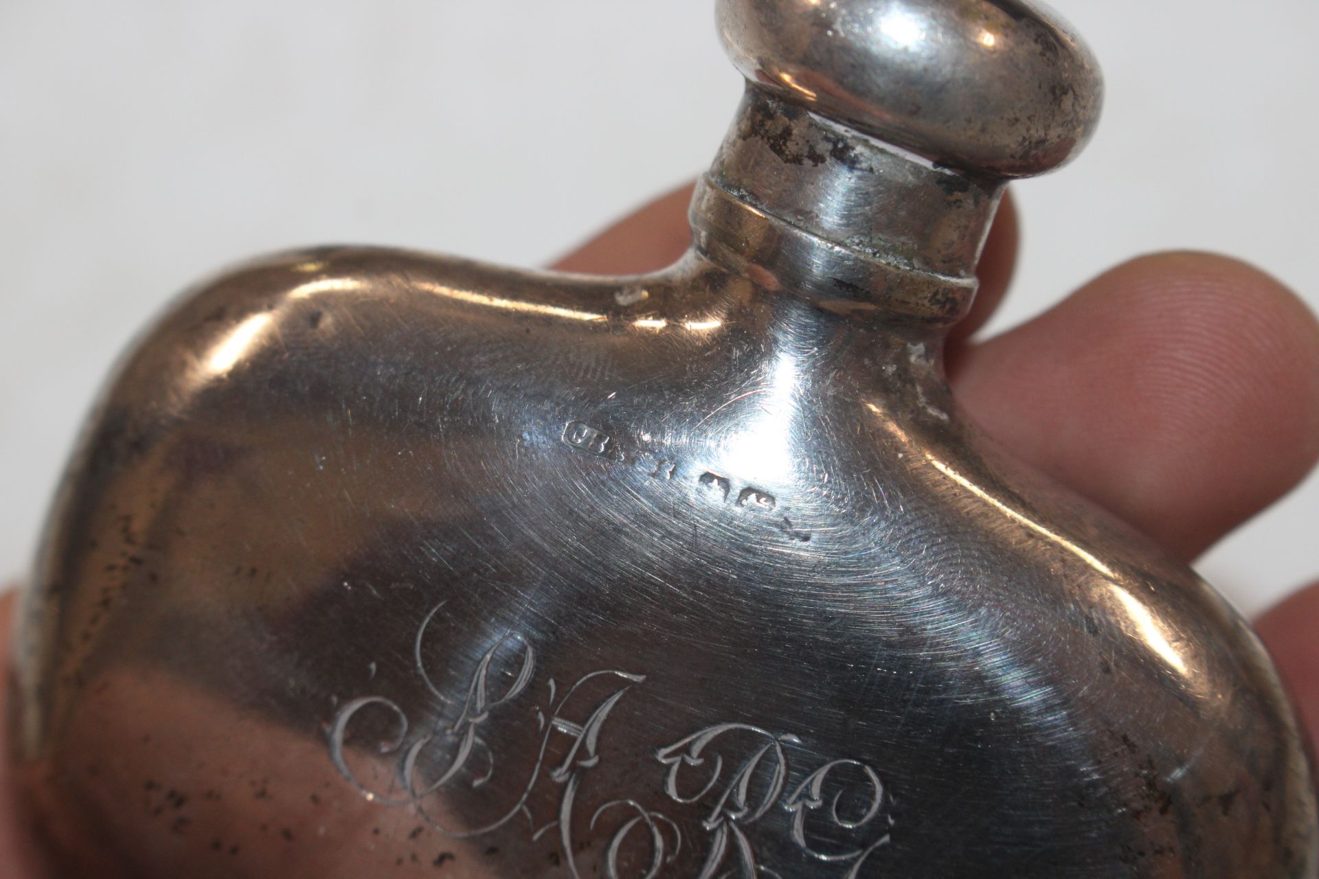 A small silver hip flask, approx. 51gms - Image 4 of 4