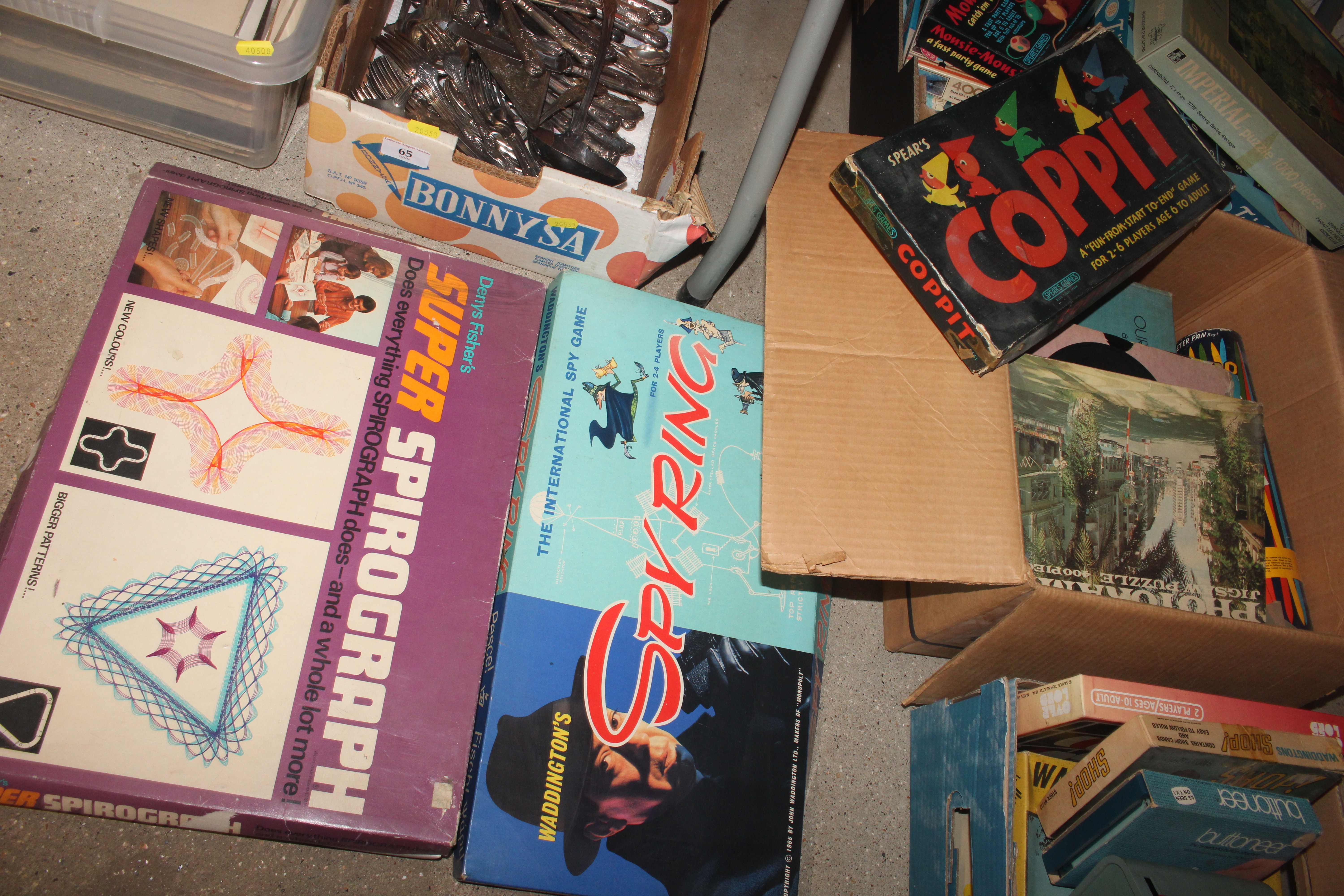 Three boxes of miscellaneous vintage games and puz - Image 3 of 4