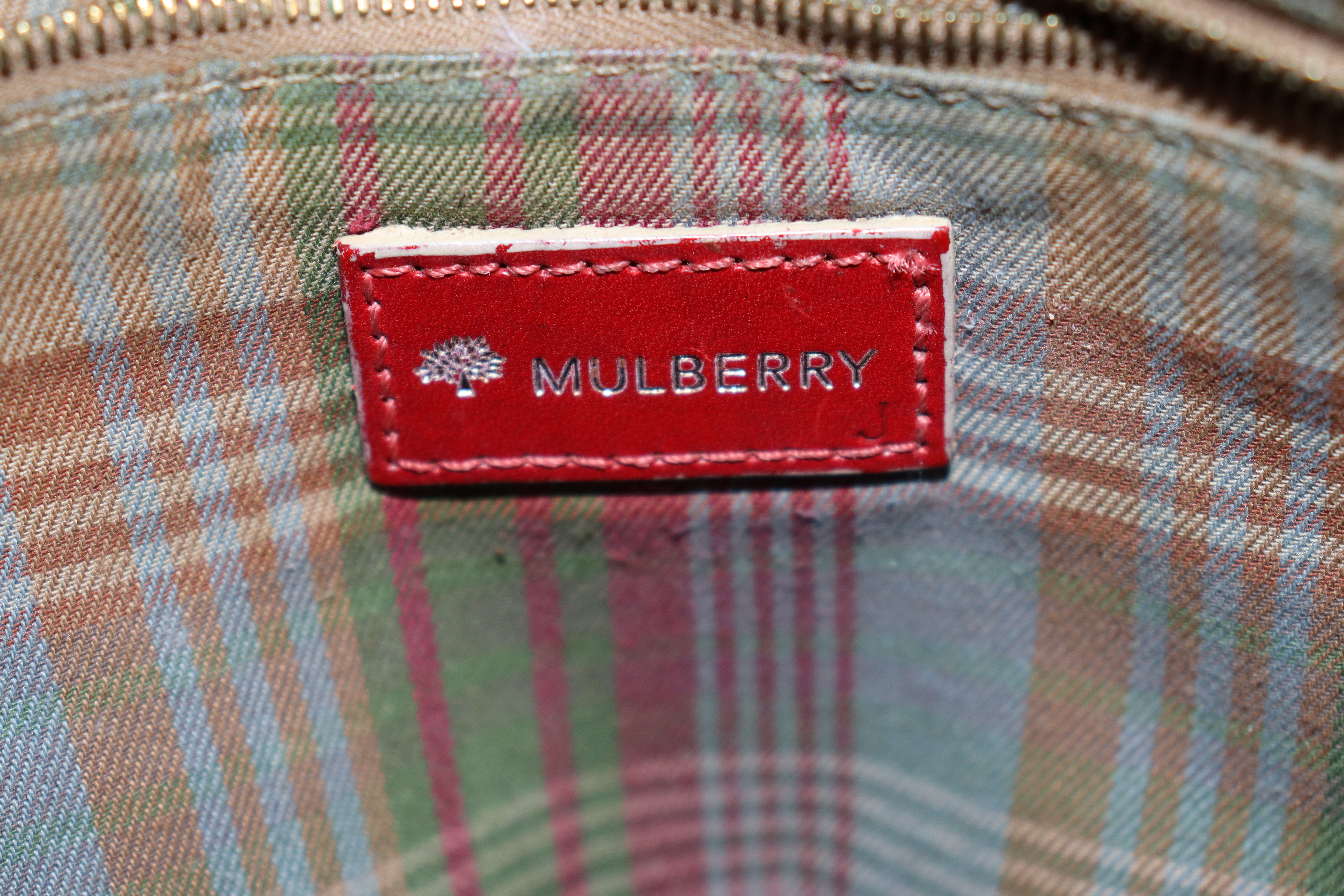 A Mulberry red handbag and outer carry bag - Image 7 of 8