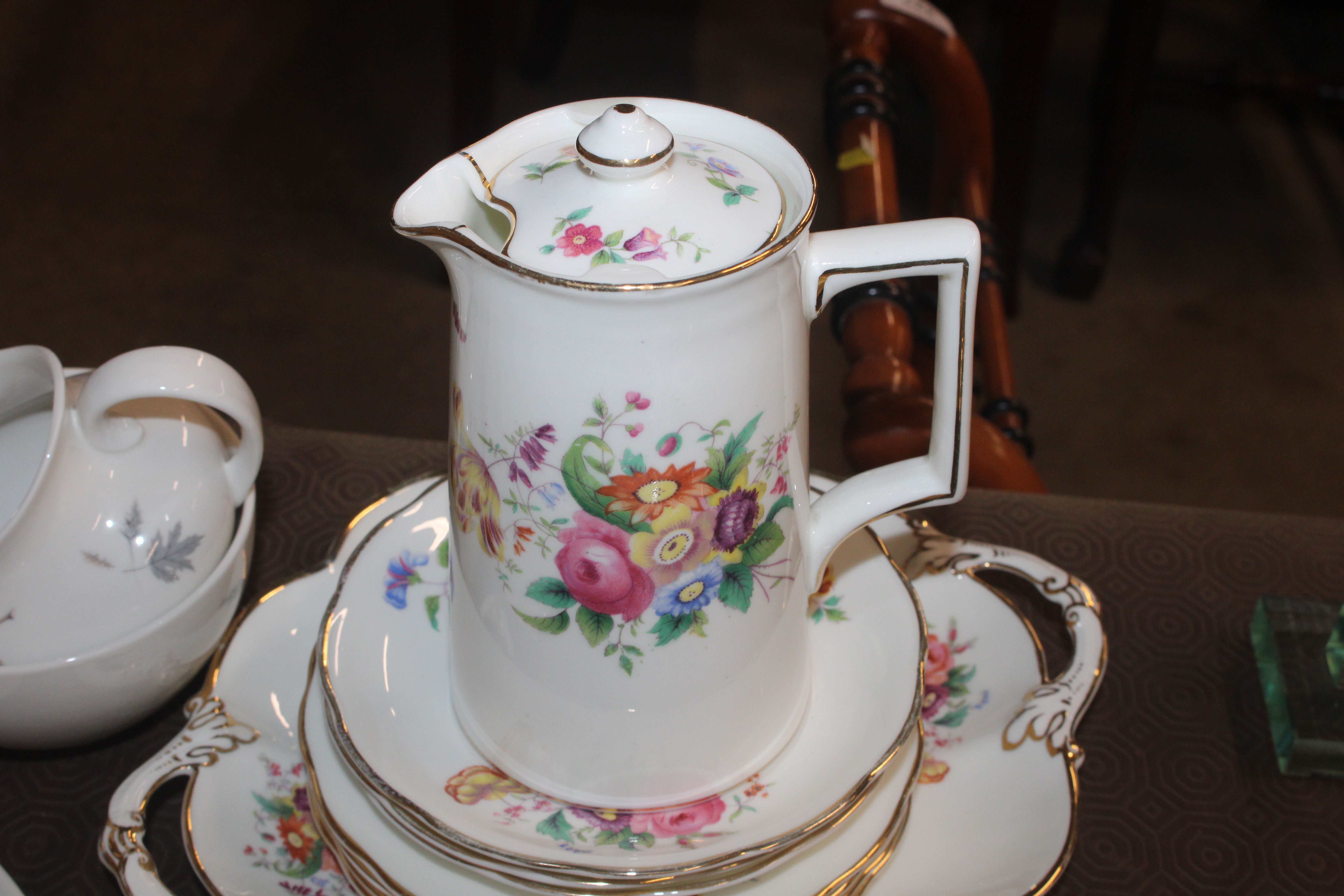 A quantity of crescent floral decorated bone china - Image 3 of 11