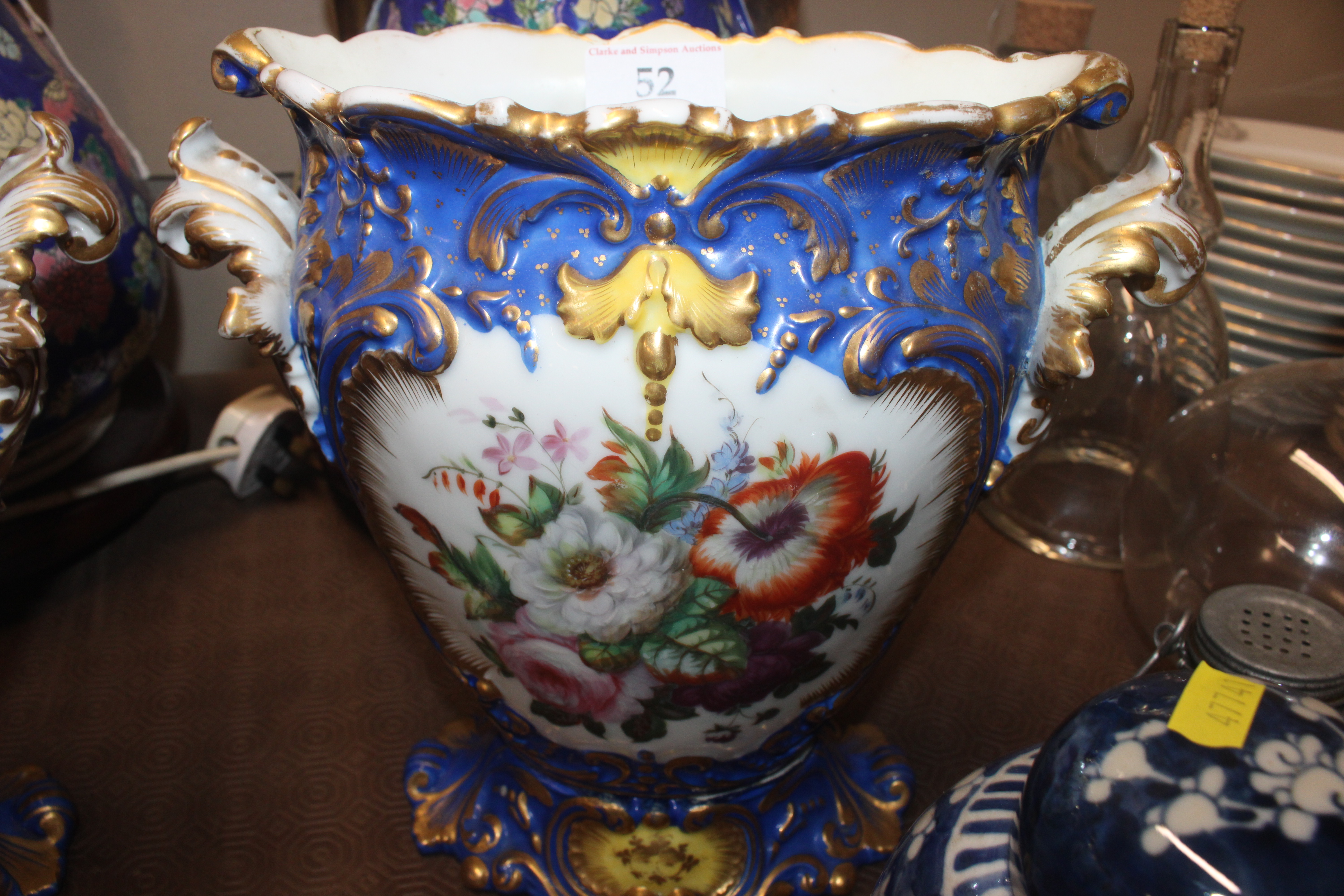 A pair of Continental porcelain gilt and floral de - Image 3 of 5