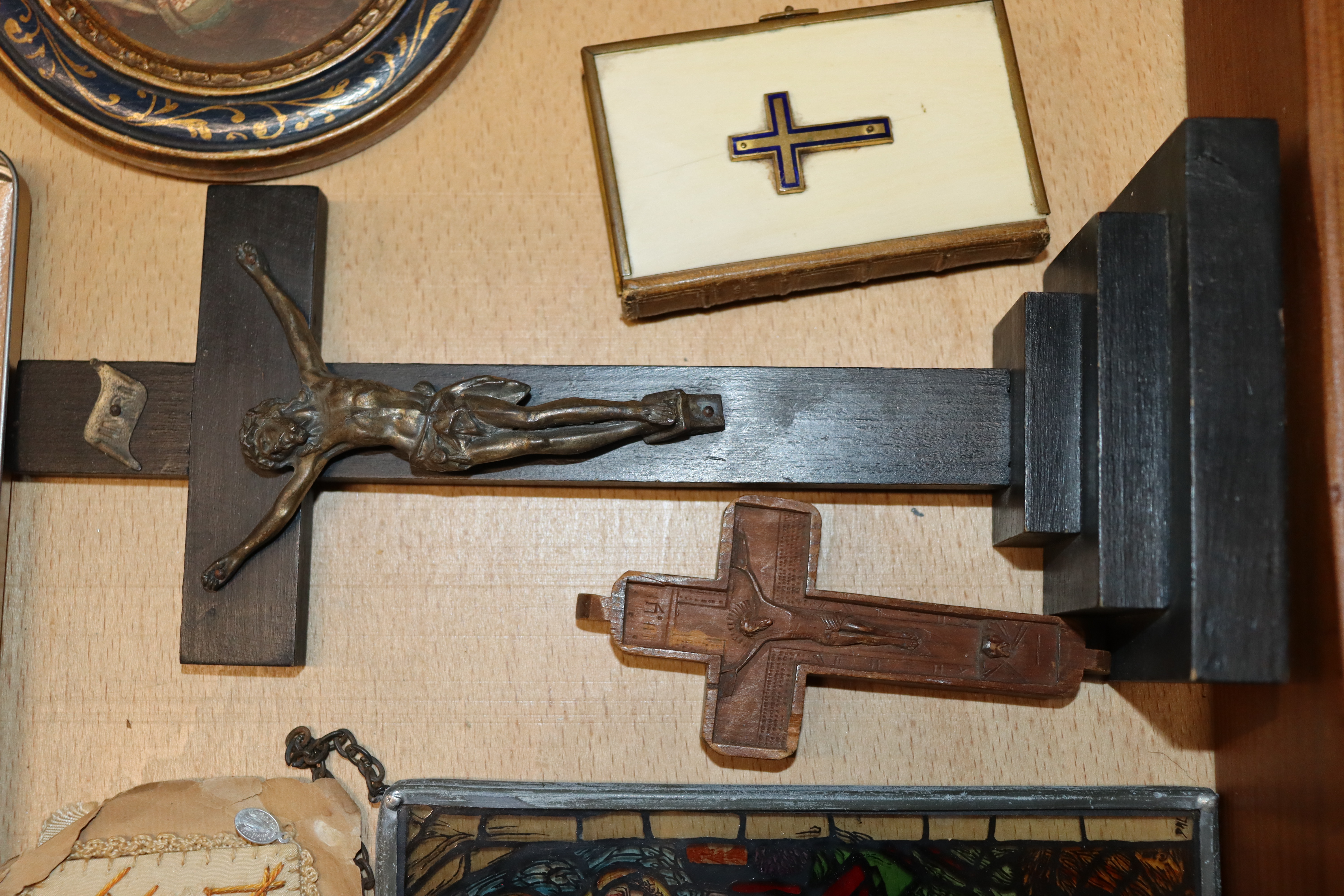 A collection of various religious items to include - Image 4 of 7