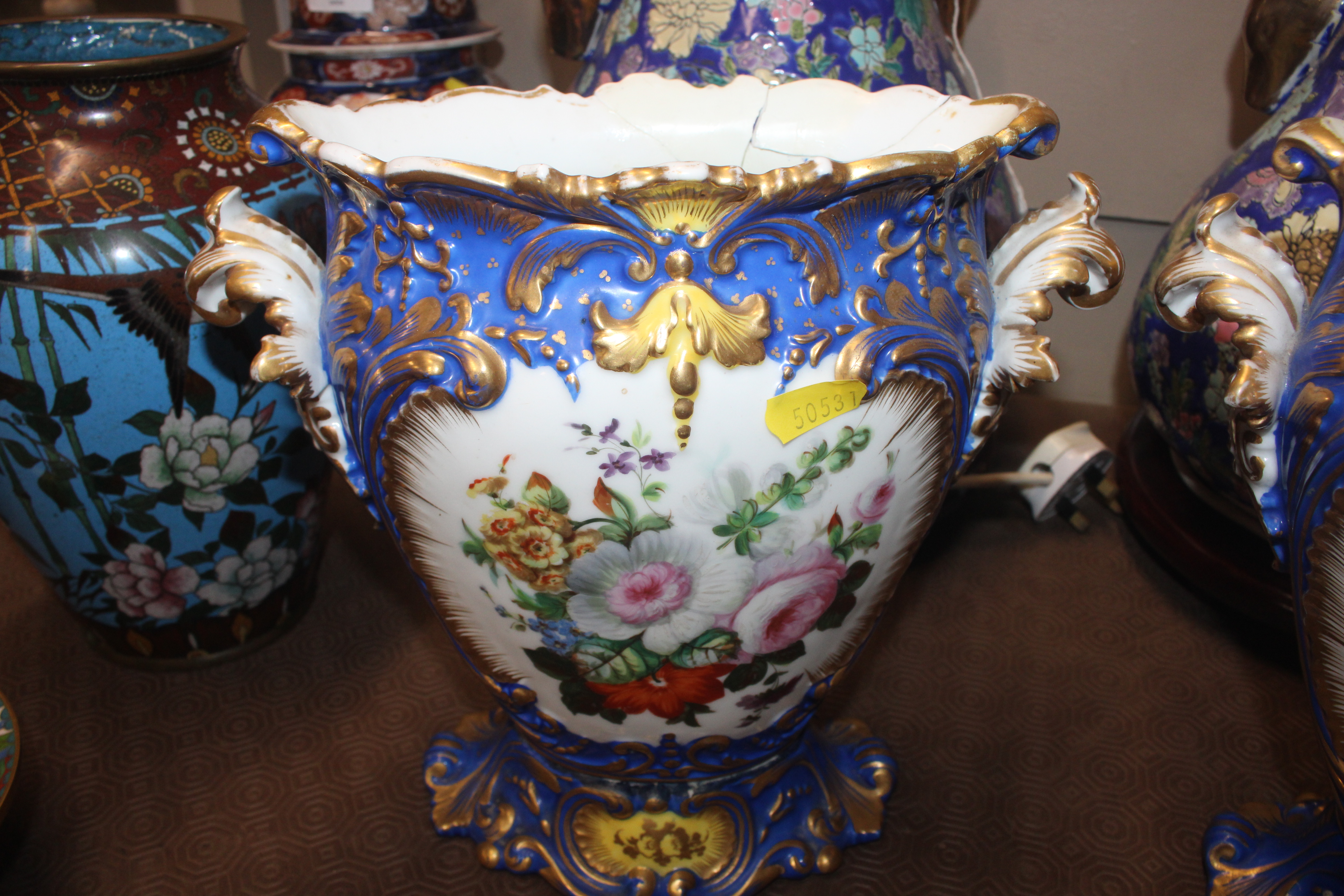 A pair of Continental porcelain gilt and floral de - Image 2 of 5