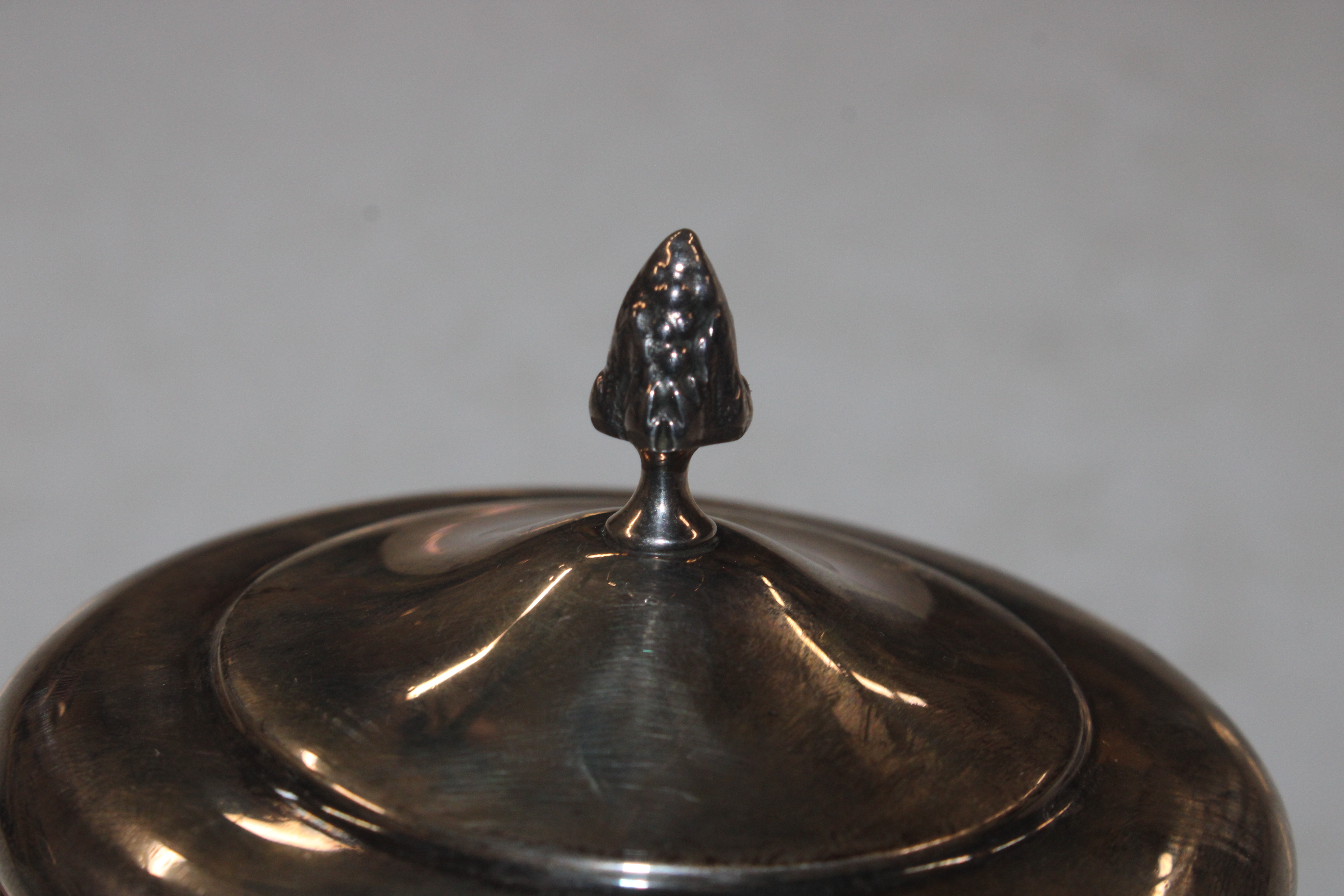 A Birks Sterling silver pierced pedestal dish, approx. 7.5oz (293gms); and a Burkes Sterling - Image 9 of 15