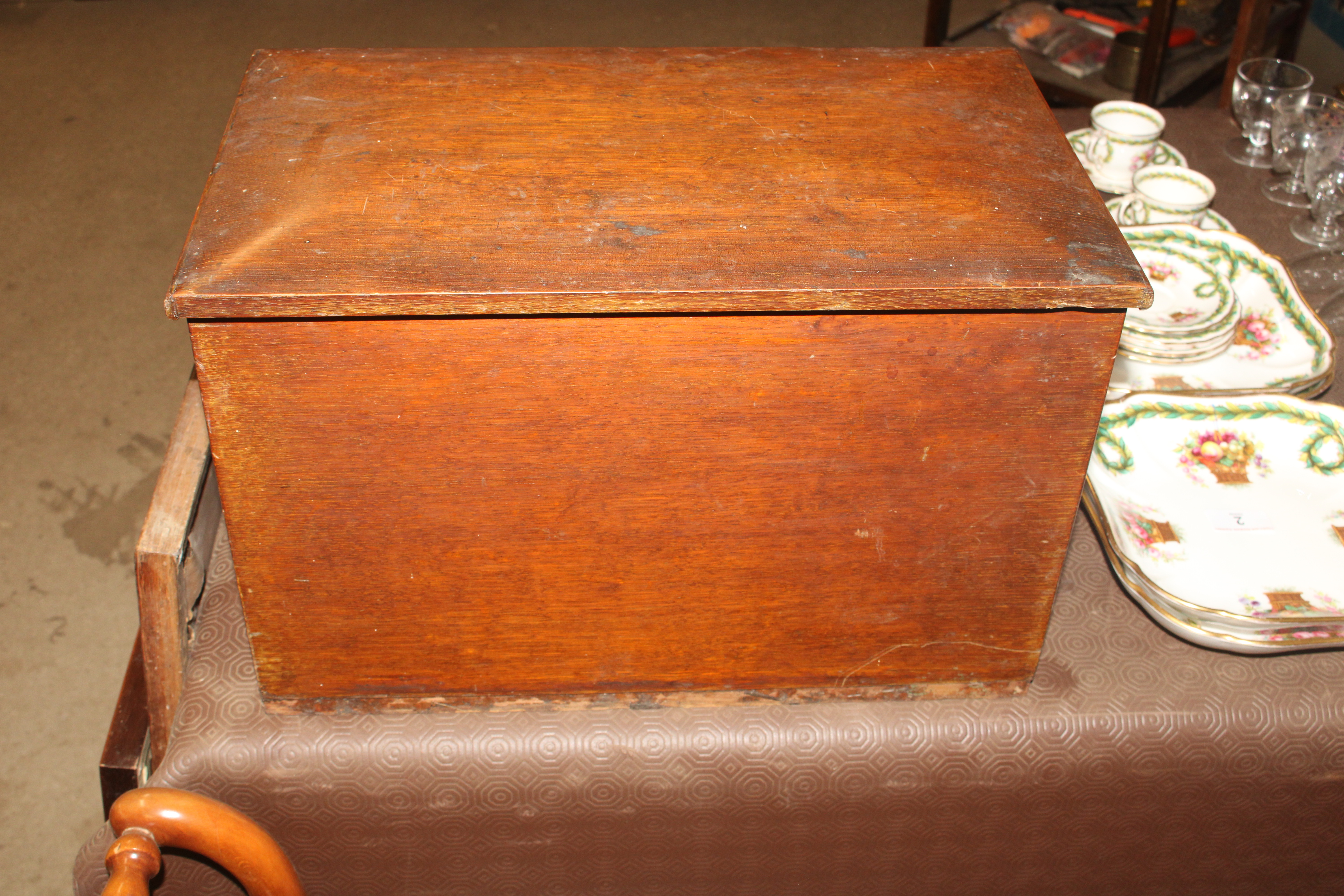 A late Victorian oak stationery cabinet - Image 15 of 19