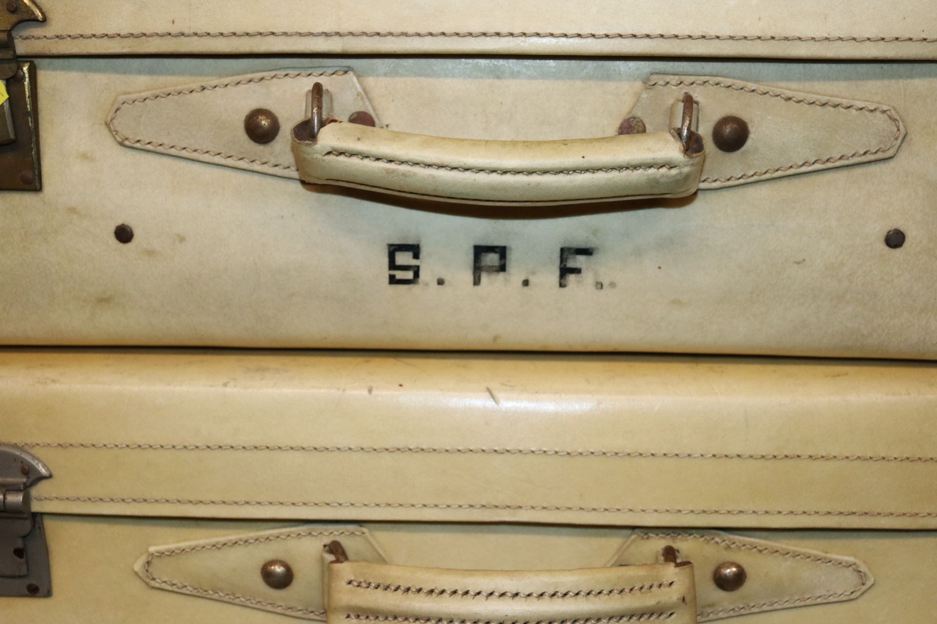 Three vintage suitcases - Image 2 of 4