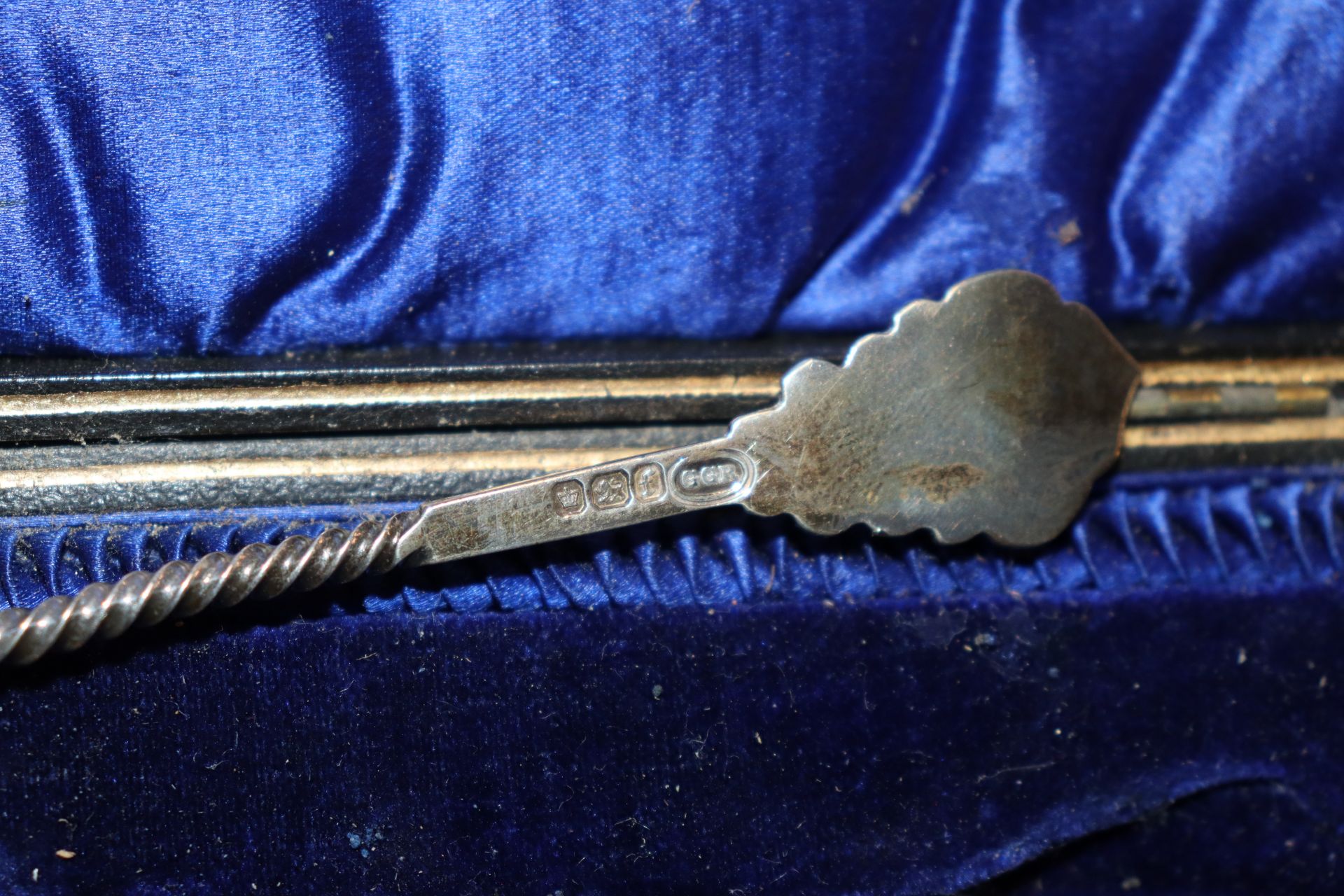 A cased pair of silver knives with mother of pearl - Image 5 of 5