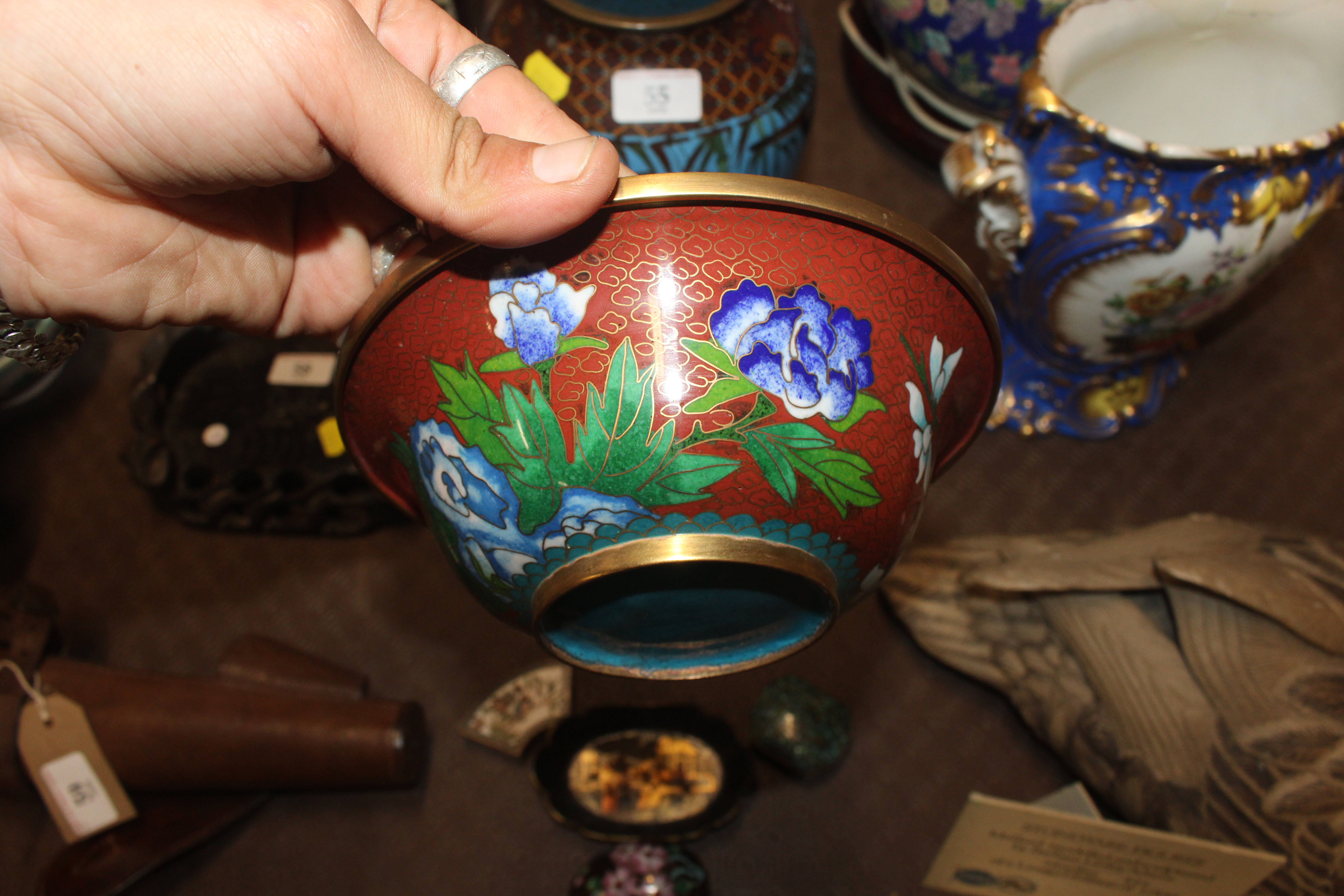 A Chinese cloisonné bowl; a cloisonné fan shaped b - Image 5 of 17