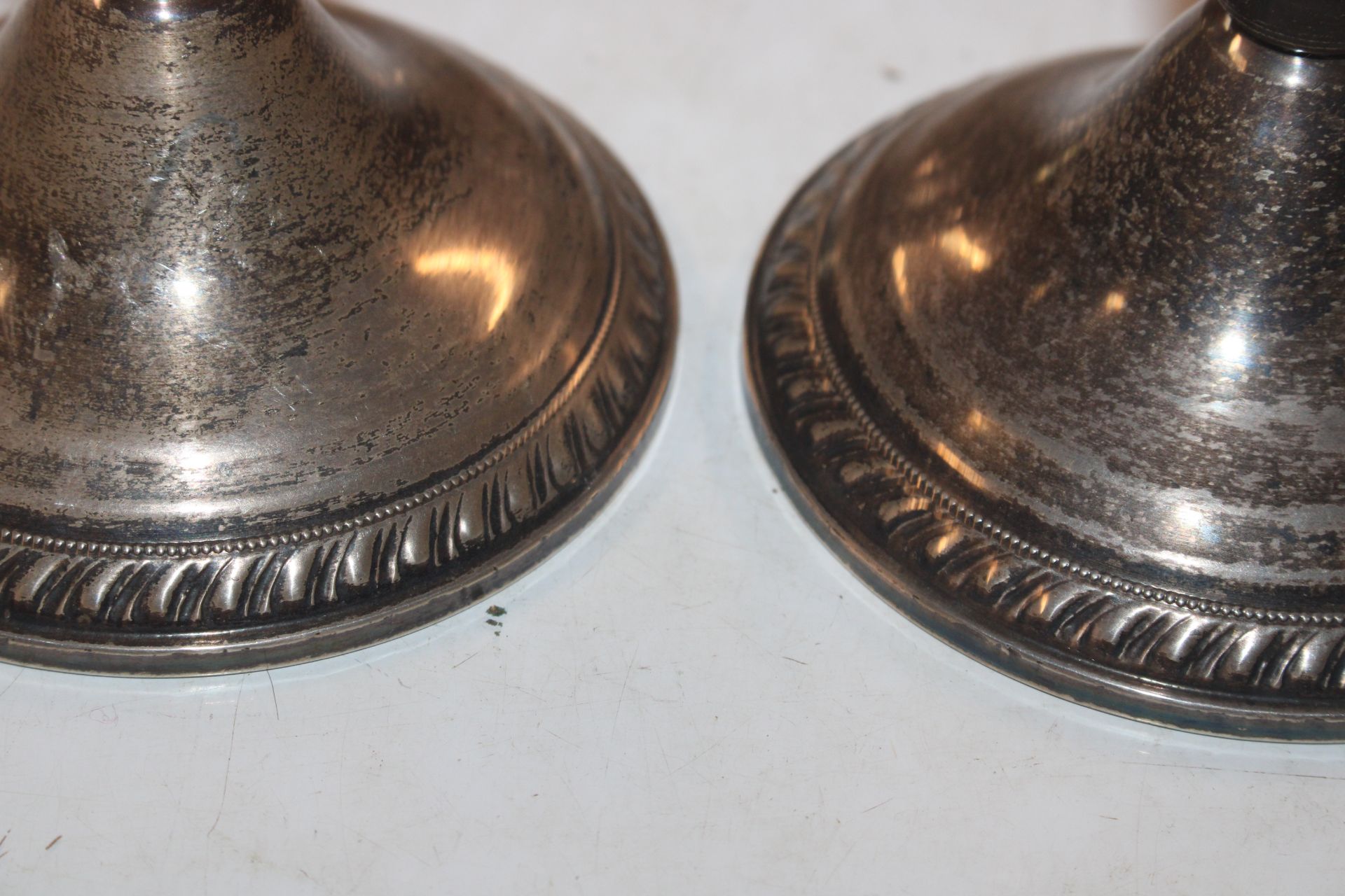 A pair of Sterling silver candlesticks with weight - Image 2 of 4
